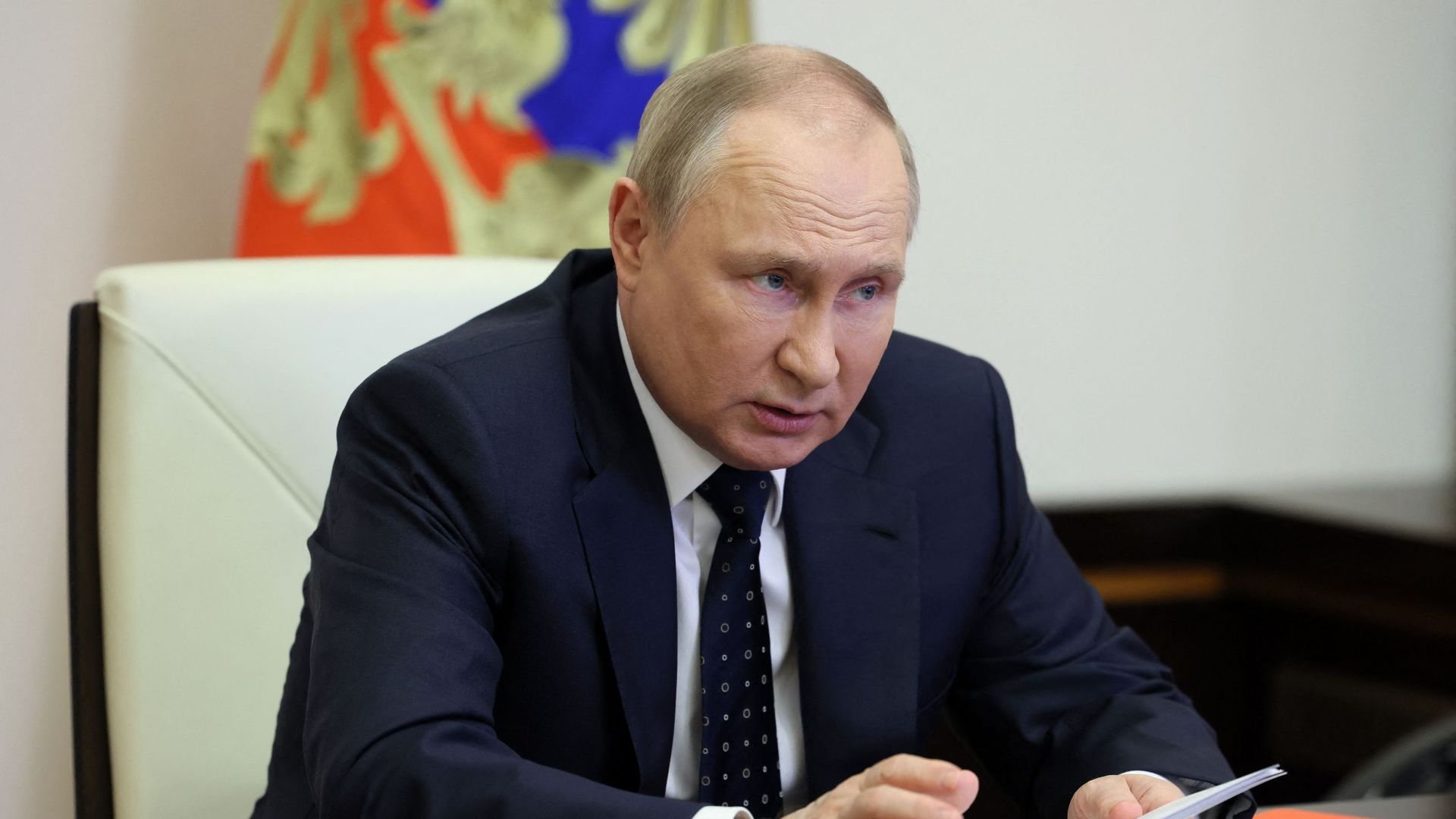 Le président russe Vladimir Poutine préside une réunion du Conseil de sécurité par liaison vidéo à la résidence d'État de Novo-Ogaryovo, dans la banlieue de Moscou, le 20 mai 2022. 