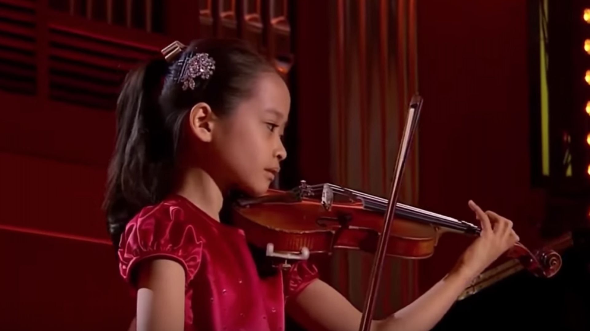 Himari Yoshimura, la violoniste prodige de 9 ans qui avait ébloui le jury du Concours International Grumiaux