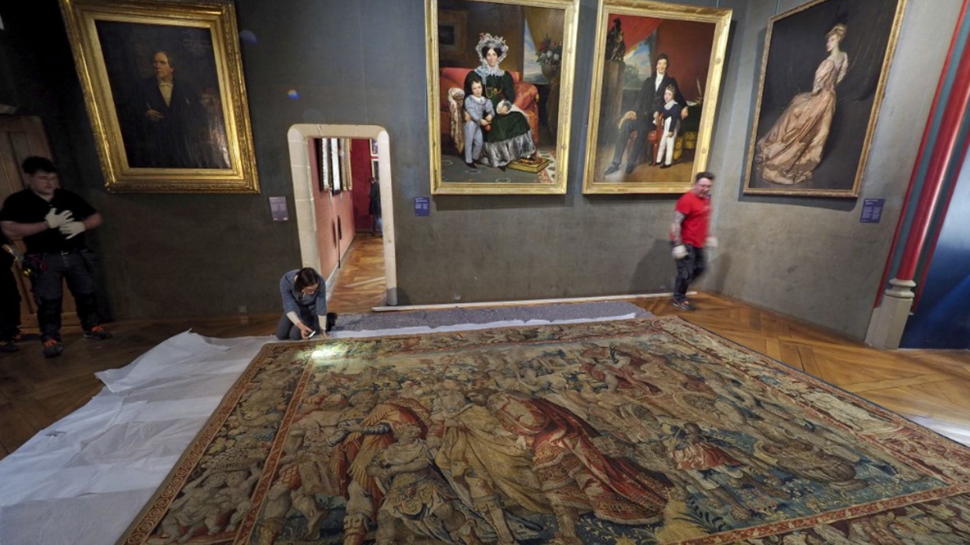 Une tapisserie du XVIIe siècle, achetée par Hermann Göring pendant l’Occupation et restée ensuite en Allemagne, a rejoint mardi le Château royal de Blois, dans le centre de la France, pièce finale d’une tenture consacrée à la vie de Pompée.