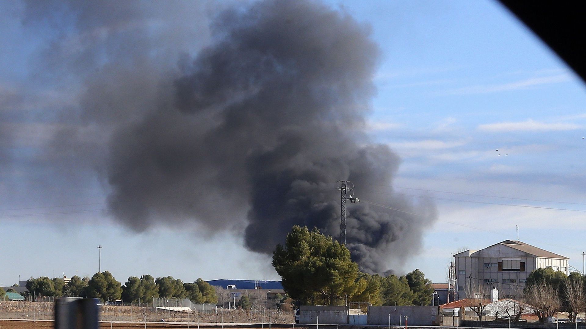 Espagne: Huit Français, Deux Grecs Tués Dans Le Crash D'un F-16 Grec ...