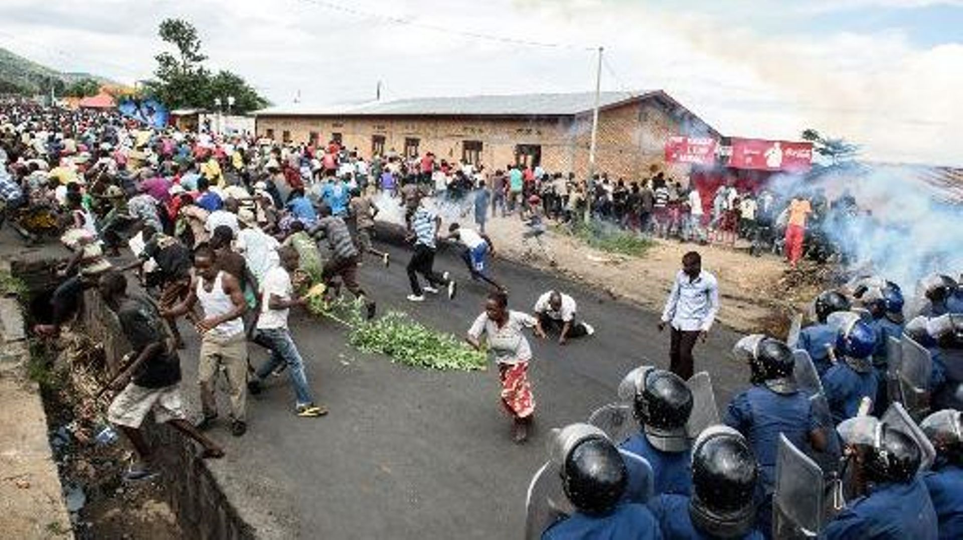 Manifestation d'opposants à un troisième mandat du président Nkurunziza à Bujumbura, le 13 mai 2015 