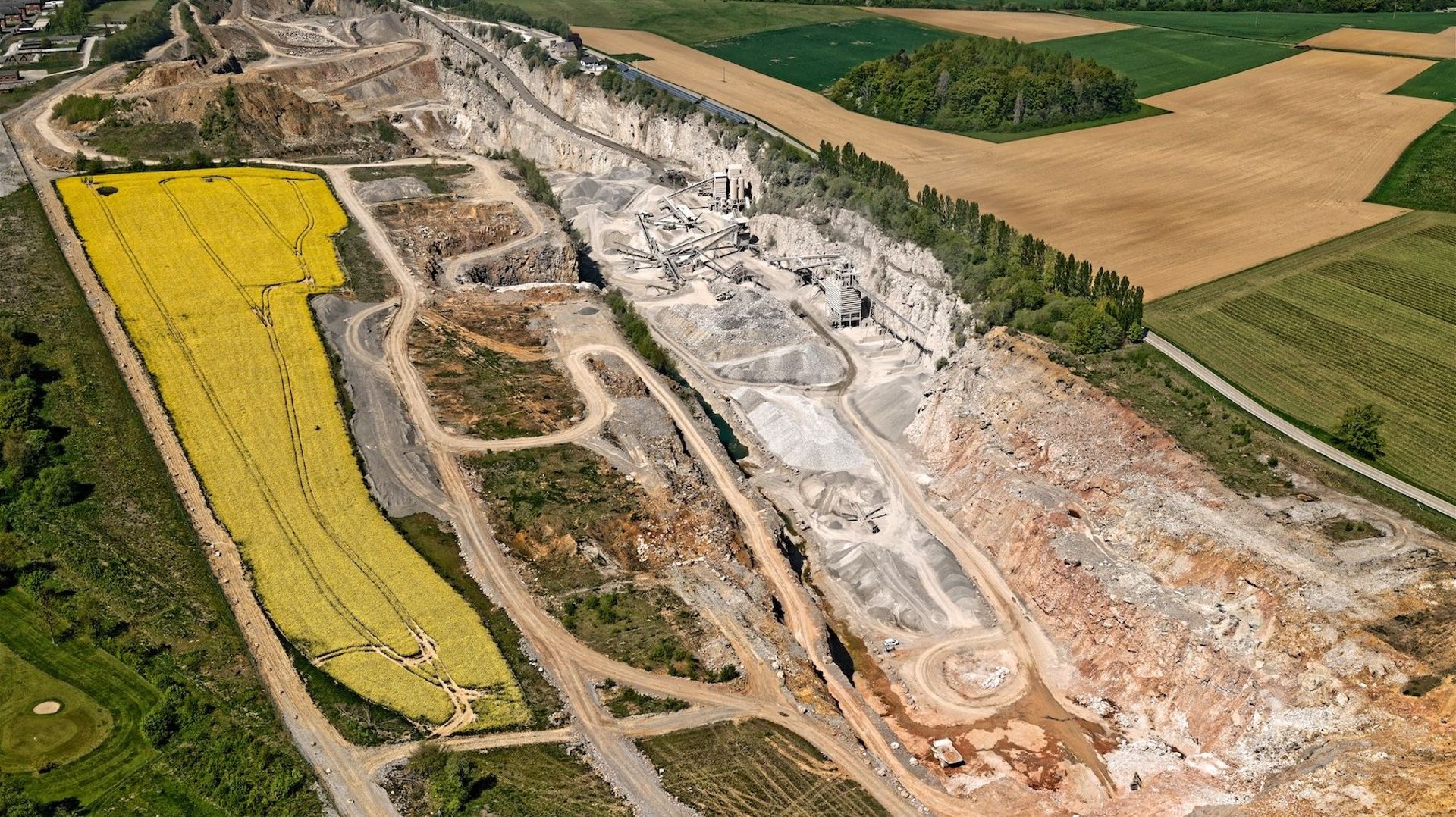 La procédure d'extension de la carrière de Florennes est lancée. L'objectif est d'augmenter l'extraction de calcaire de plus de 50%.