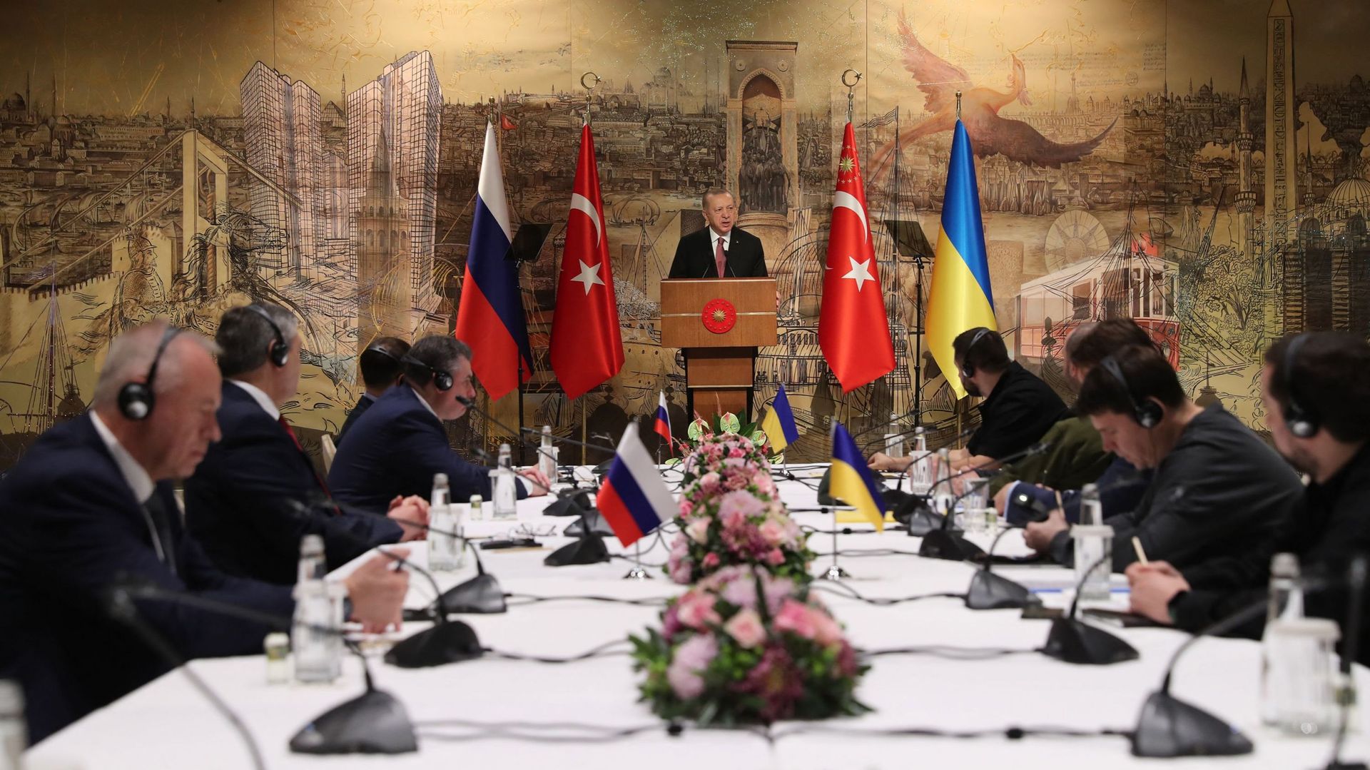 Ouverture des négociations russo-ukrainiennes à Istanbul, le 29 mars 2022.