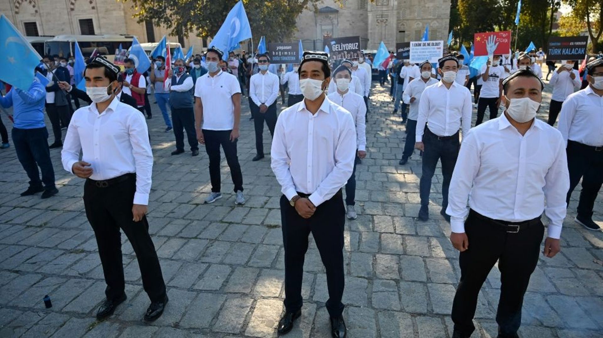 turquie-manifestation-contre-le-traitement-des-ouighours-en-chine