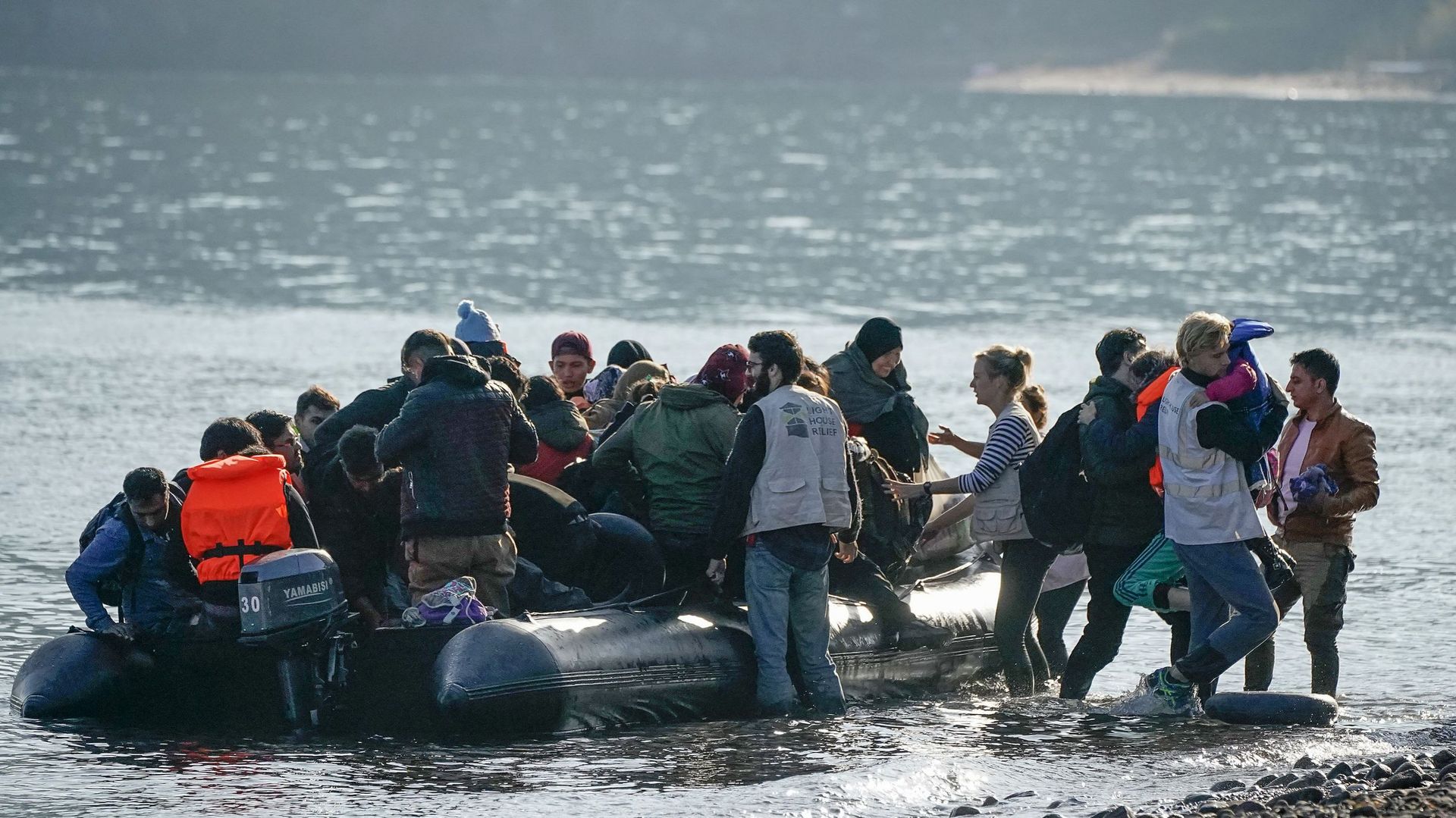 Depuis l'ouverturedes frontières par Ankara, les migrnas continuent à arriver à Lesbos alors que plus de 38.000 migrants s’entassent déjà dans les camps des îles de Lesbos, Samos, Chios, Leros et Kos, 