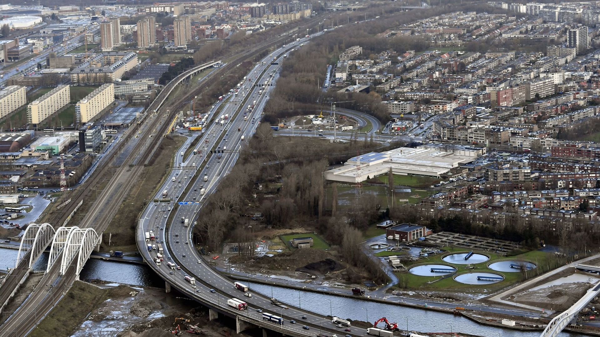 An aerial view of Antwerp with the Antwerp Ring Tuesday 16 January 2018.