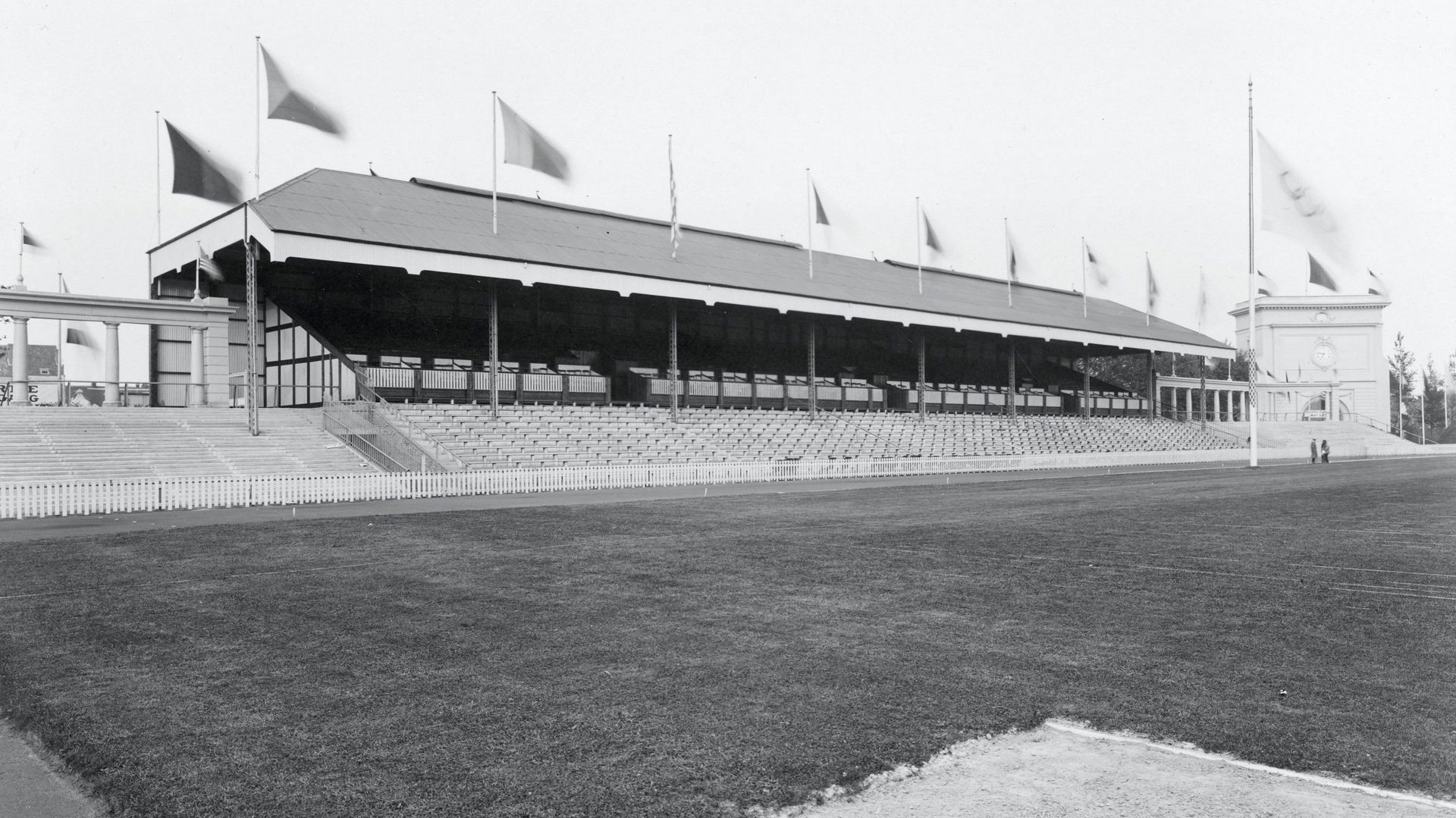 JO Anvers 1920, Sites Olympiques - Vues du stade olympique, la tribune.