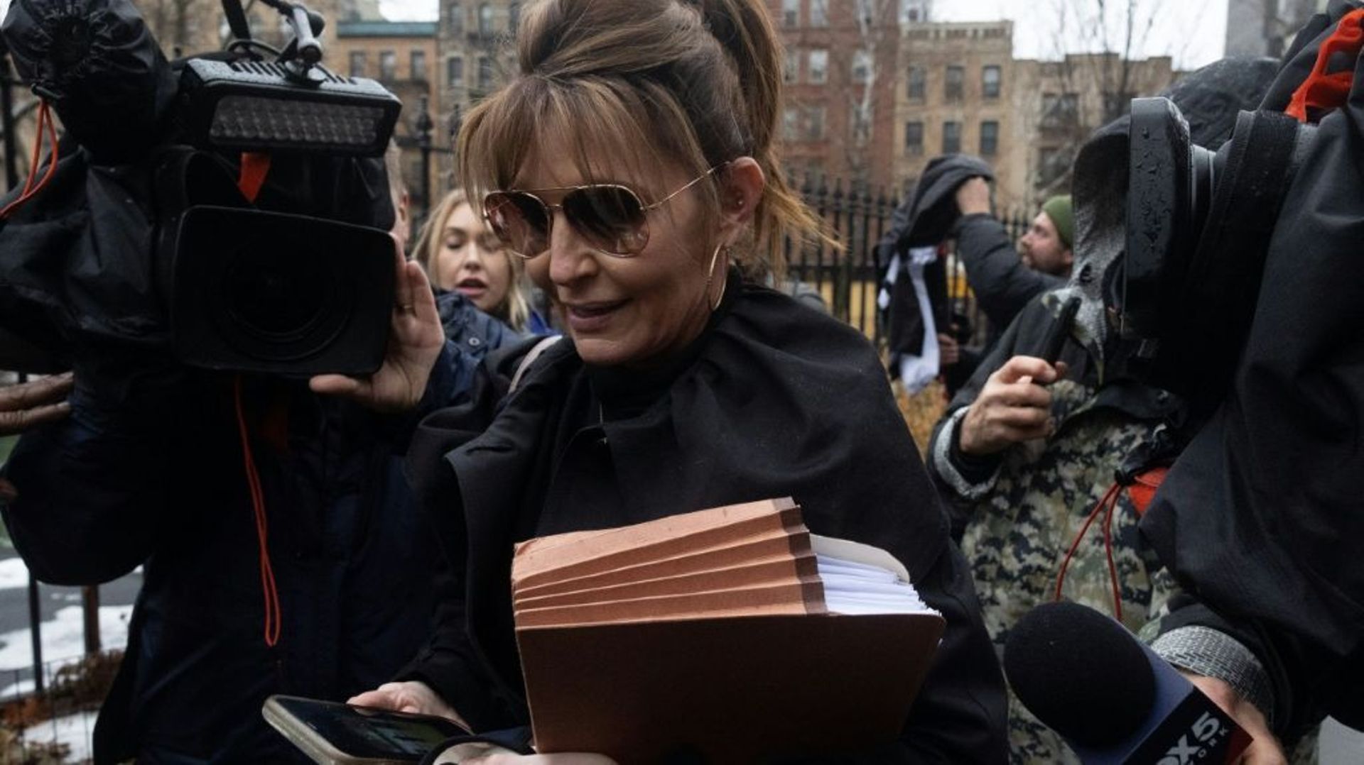 L'ancienne gouverneure de l'Alaska Sarah Palin à sa sortie d'un tribunal à New York, le 3 février 2022