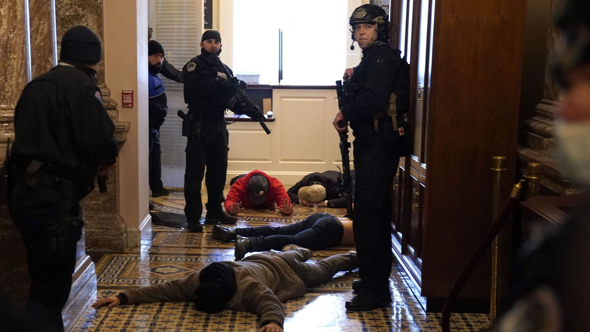 Arrestations dans les couloirs du Capitole 