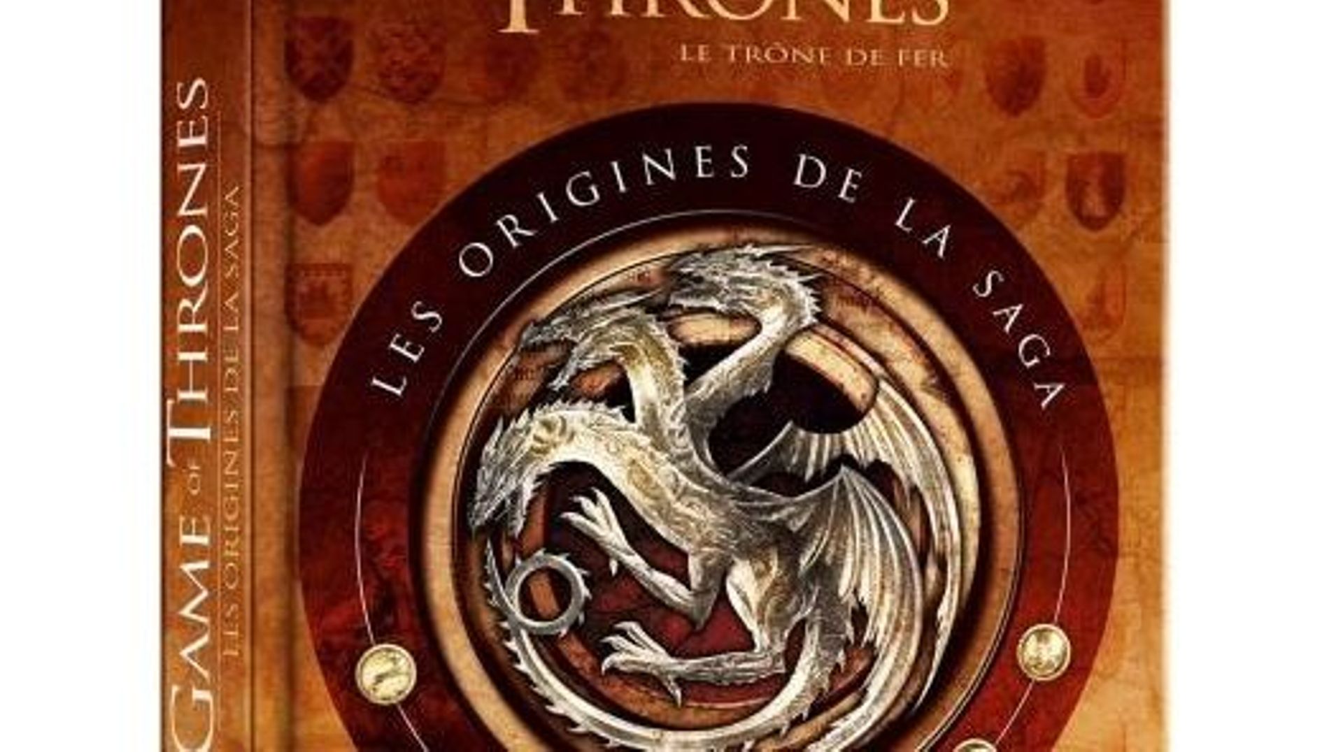 Dans "Game of Thrones, les origines de la saga", sont notamment racontées en détail toute l'histoire des 7 royaumes, toutes les batailles épiques et les perfides trahisons