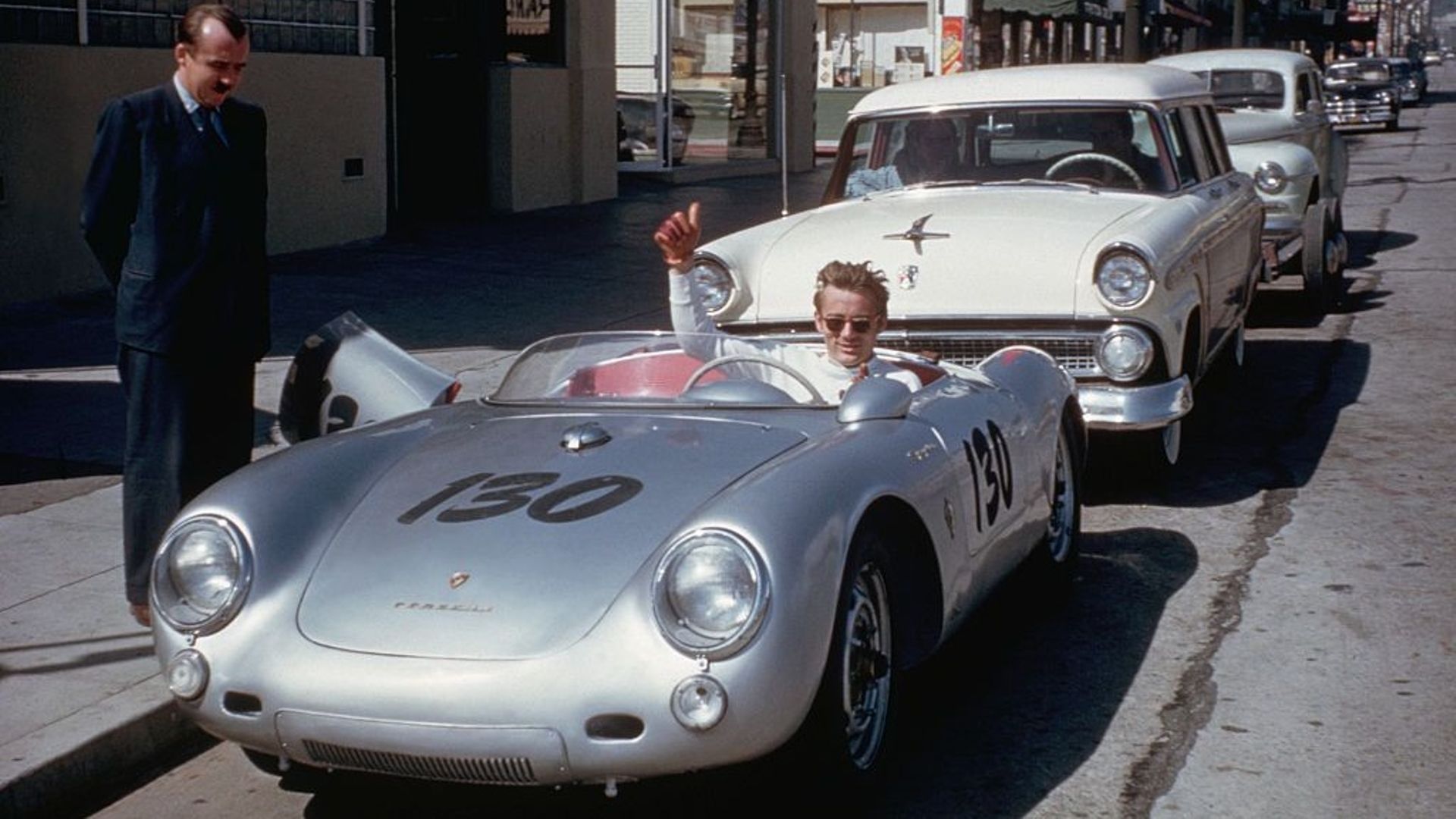 James Dean dans sa Porsche Spyder