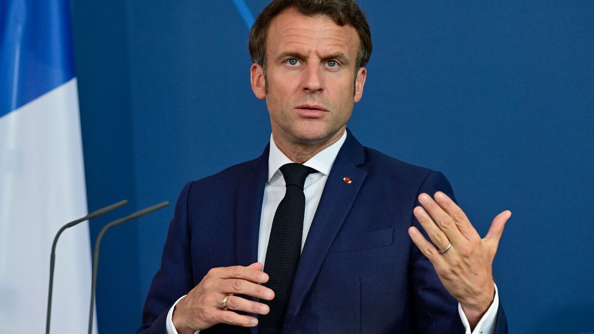 Emmanuel Macron dit à Berlin qu'il sait qui sera son prochain Premier ministre