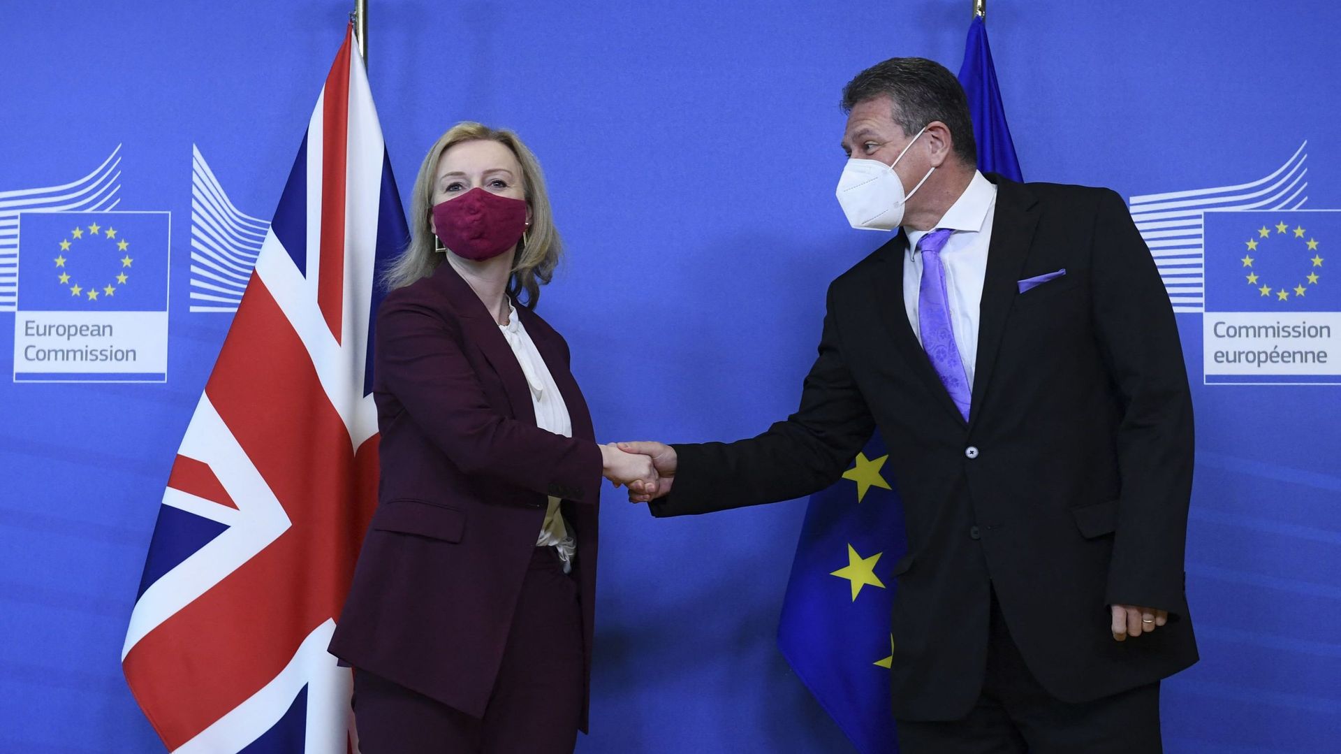 L’Union européenne et le Royaume-Uni mènent des discussions intenses sur le protocole nord-irlandais, sans avancées notables jusqu’ici.