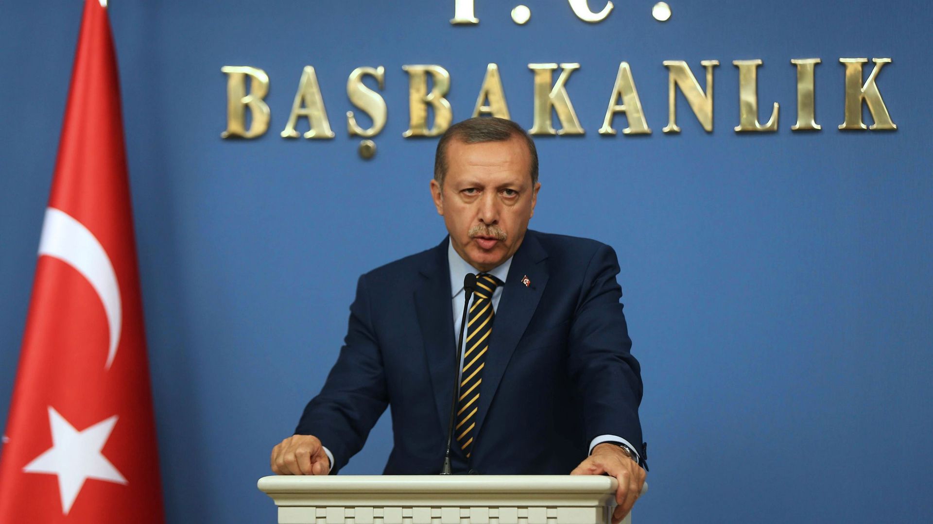 Turquie: vaste remaniement ministériel suite au scandale de corruption