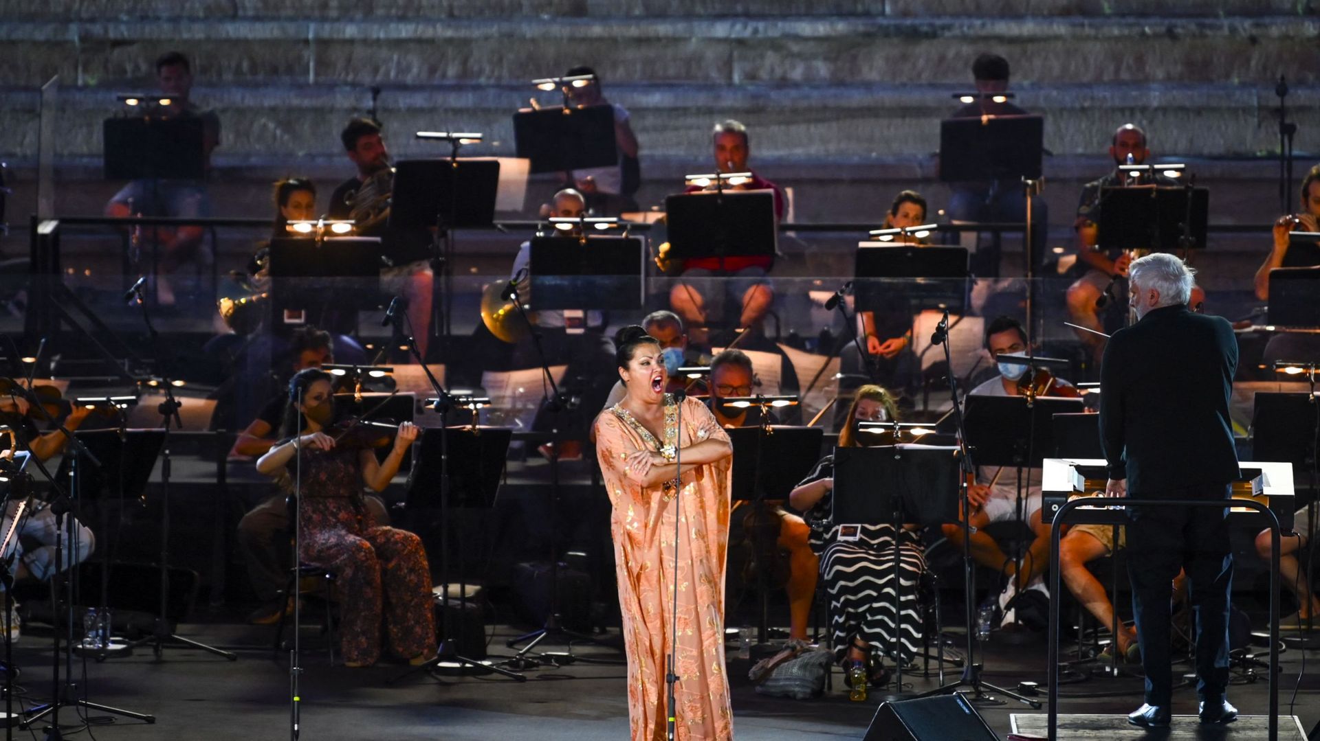 La soprano Anna Netrebko lors de la réouverture du Stade d'Athènes, deux jours avant le All star Verdi Gala