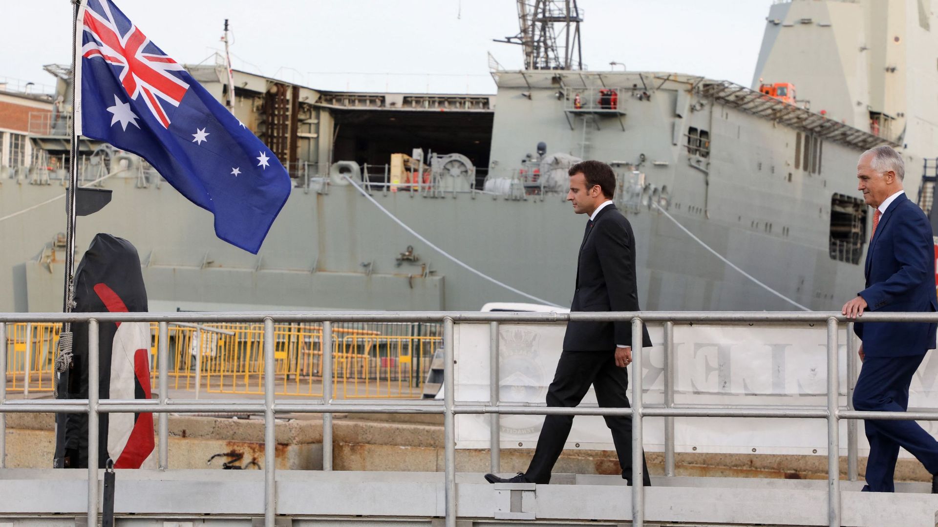 Emmanuel Macron et Malcolm Turnbull, premier ministre australien, visitant un sous-marin en mai 2018