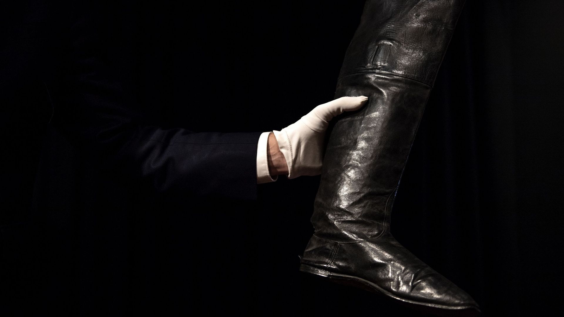 Une paire de bottes portées par Napoléon cédée à plus de 117.000 euros