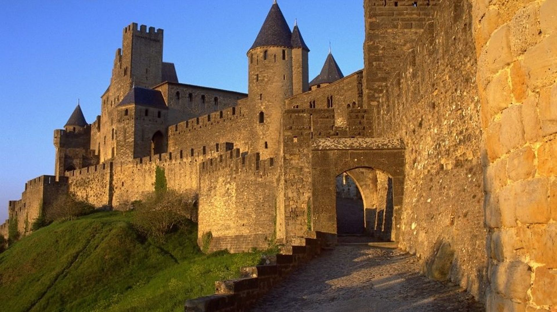 quelques-bons-plans-pour-un-sejour-dans-l-aude-entre-carcassonne-et-mediterranee