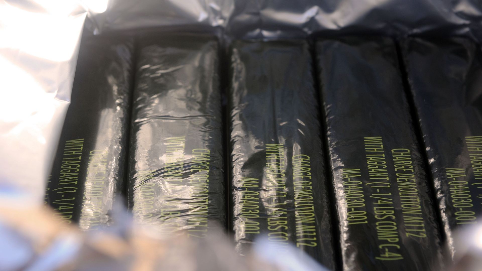 Le gouvernement s'attaque à la vente des produits pour fabriquer des