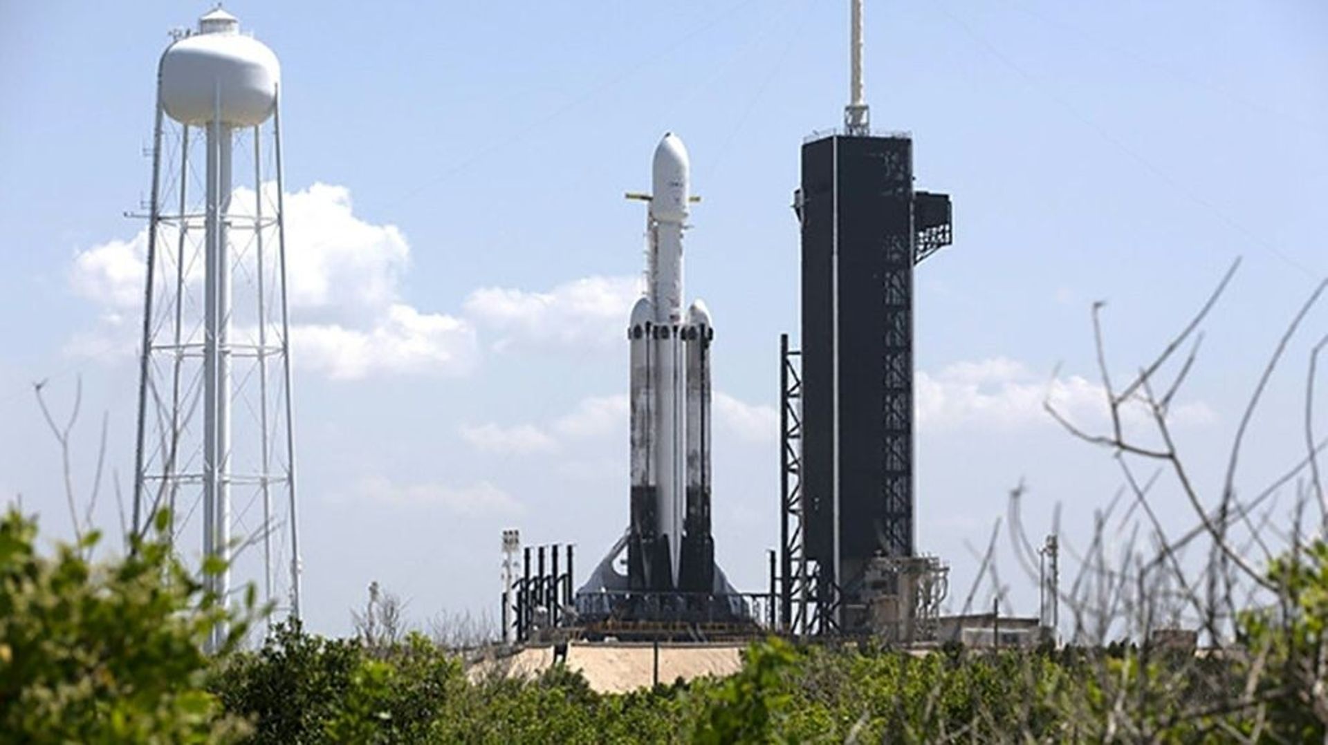 La fusée Falcon Heavy de SpaceX au centre spatial Kennedy de la Nasa en Floride le 24 juin 2019