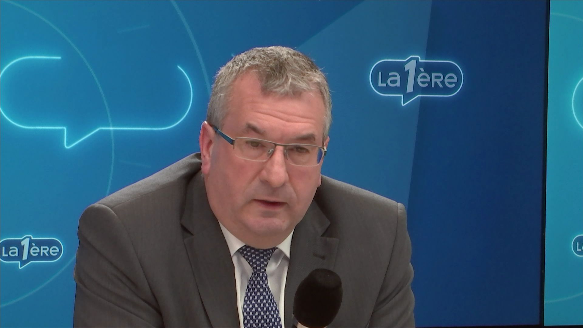 Pierre-Yves Jeholet enterre la réforme des APE: "Je suis réaliste, je pense qu'elle est reportée" à la prochaine législature