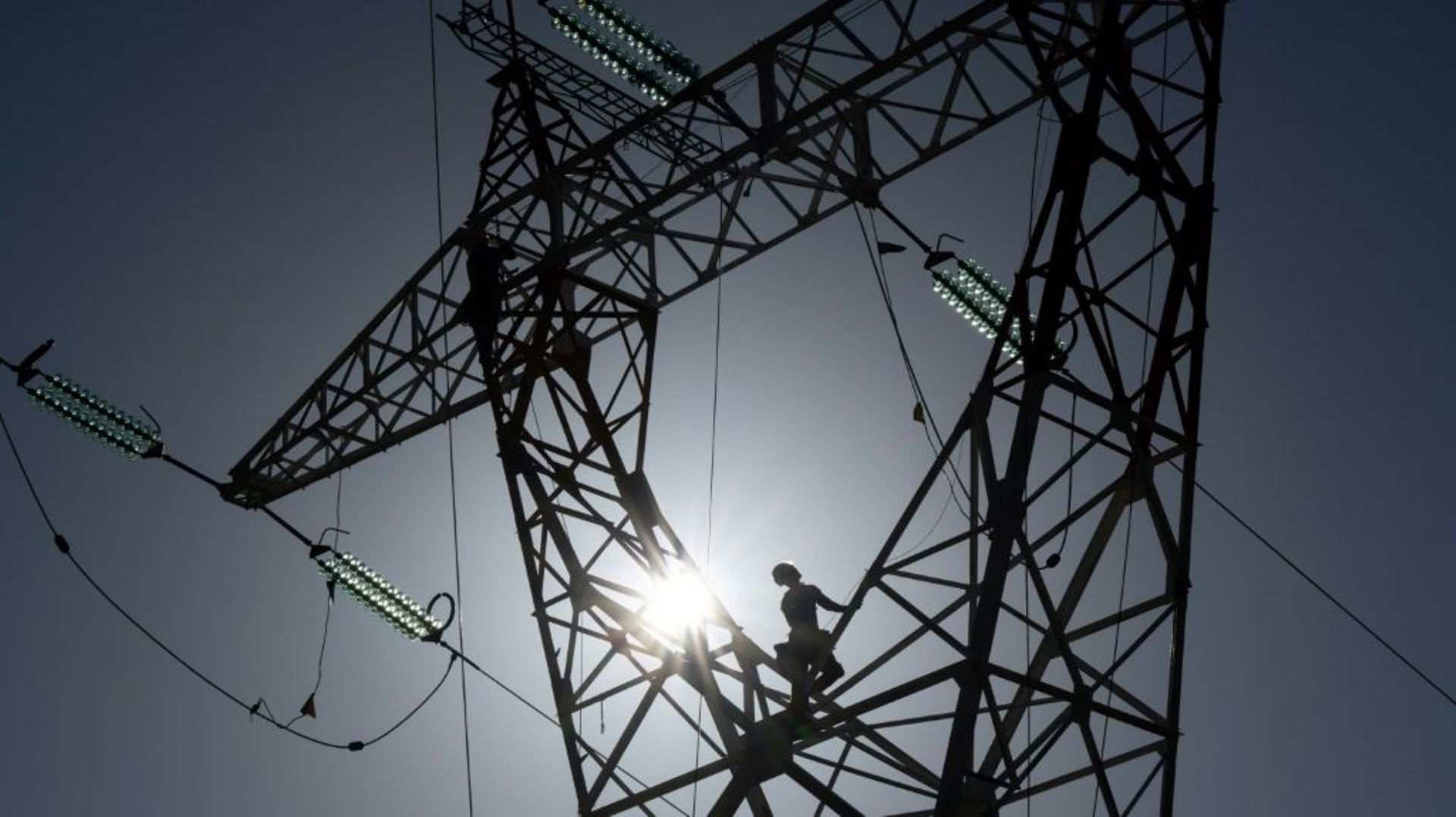 Le gestionnaire du réseau de transport d'électricité en France (RTE) estime qu'il existait désormais un risque "élevé" de tensions sur le réseau électrique français en janvier