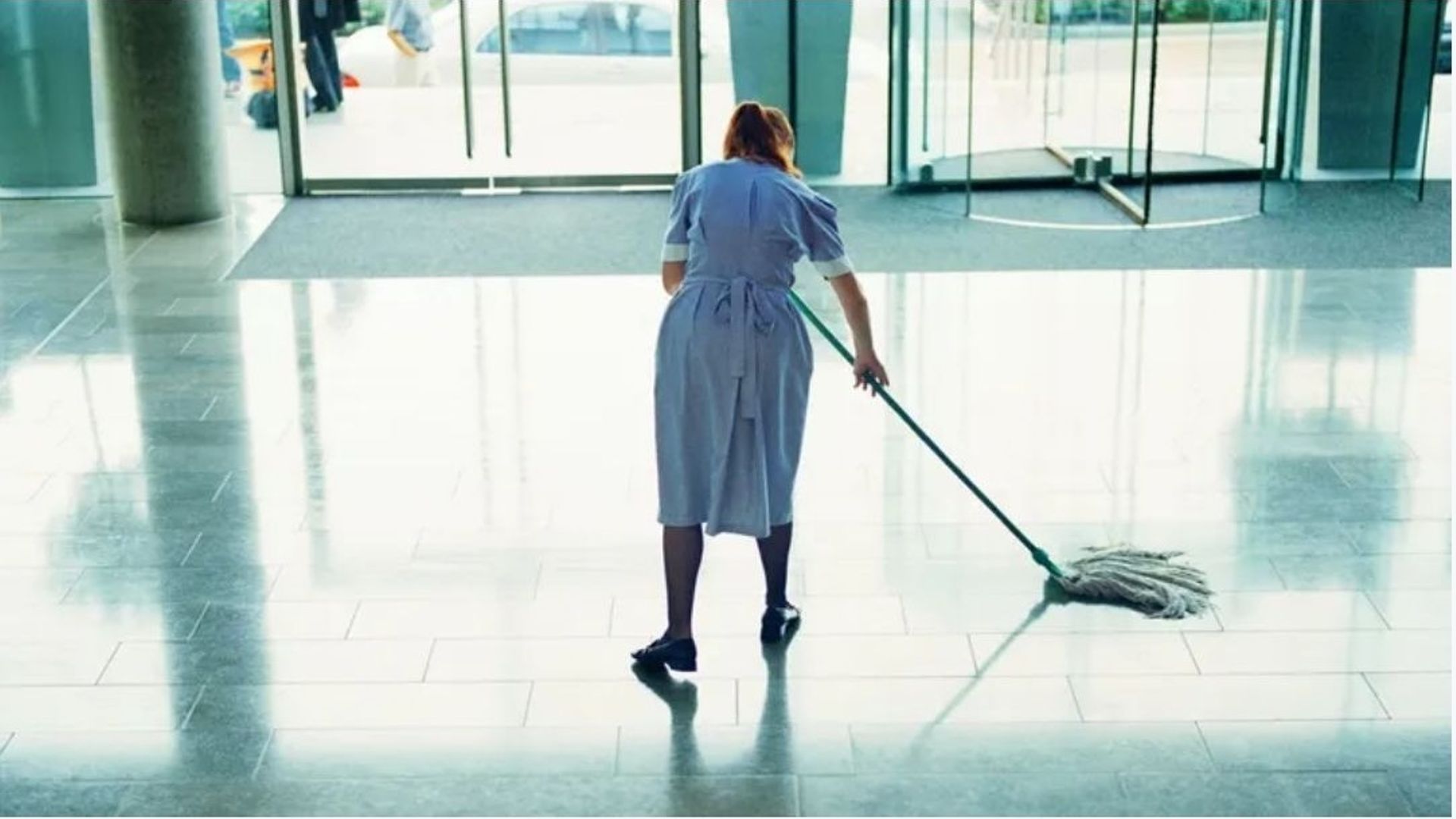 Titres-services : les aides ménagères moins payées à Bruxelles qu’en Flandre et en Wallonie