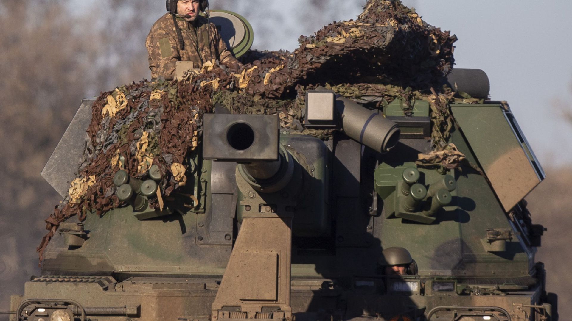 La mobilité militaire se poursuit sur la ligne de front du Donbass en Ukraine.