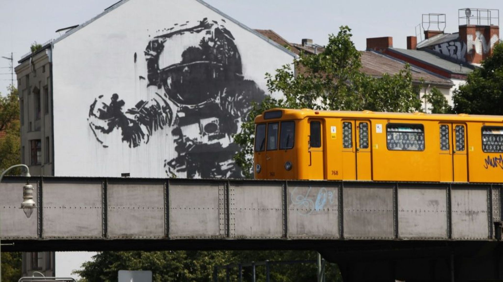 Le métro de Berlin dans le quartier de Kreuzberg, en juillet 2010