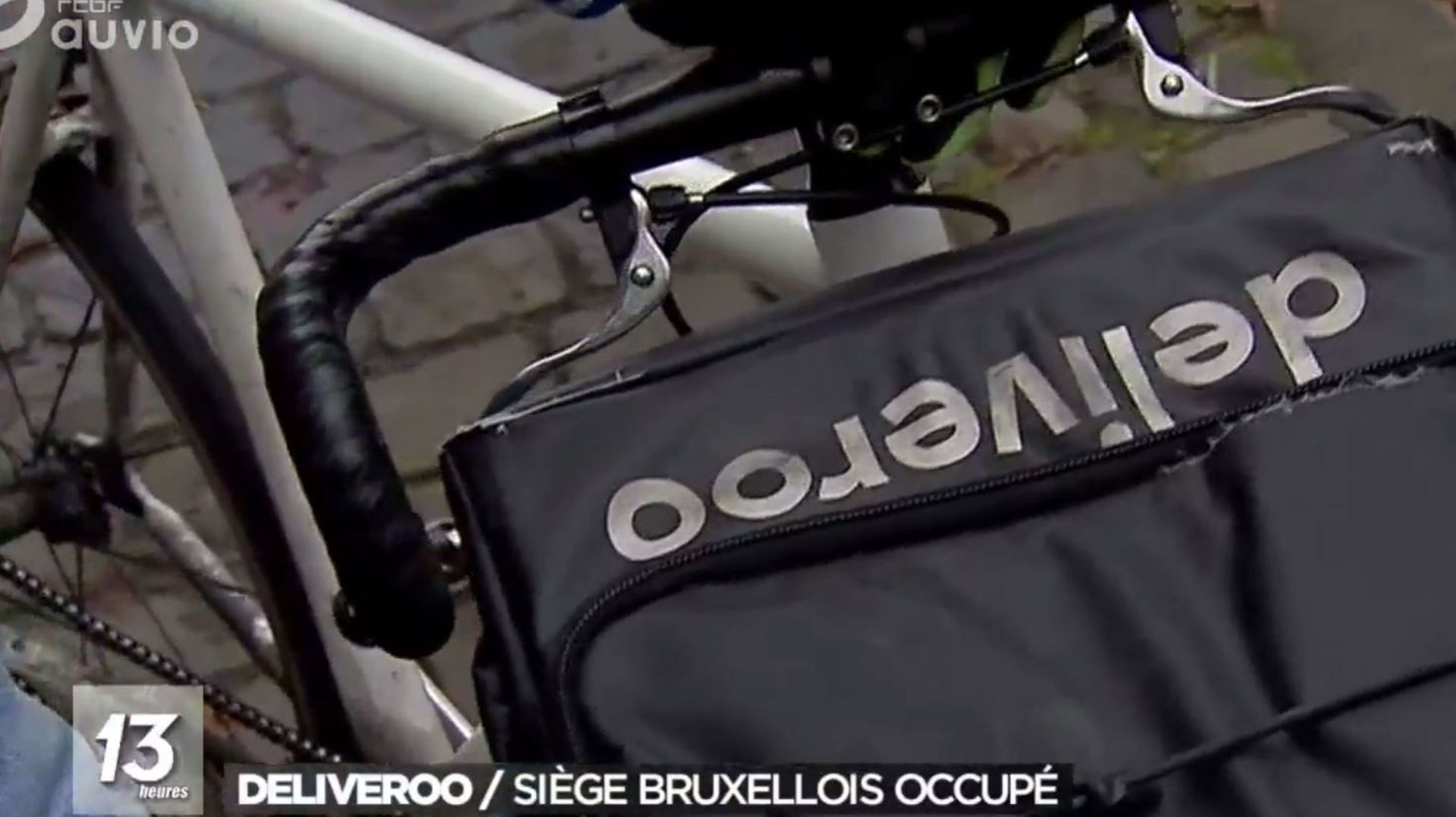 Les coursiers de Deliveroo, dont une partie refuse de passer sous statut d'indépendant, ont demandé l'intervention d'un conciliateur social pour désamorcer la crise.