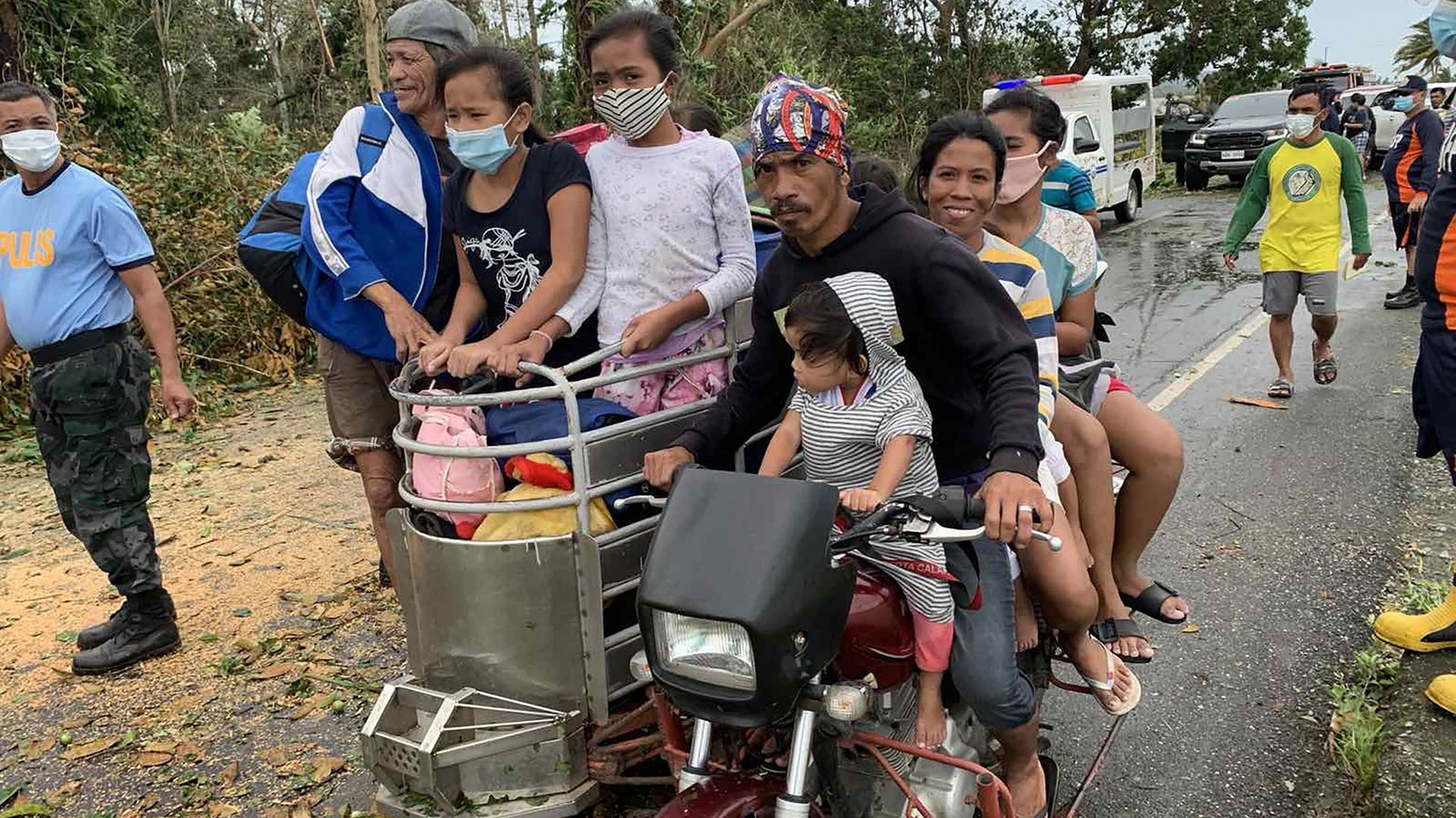 Philippines : 70.000 personnes évacuées après le passage du typhon Molave
