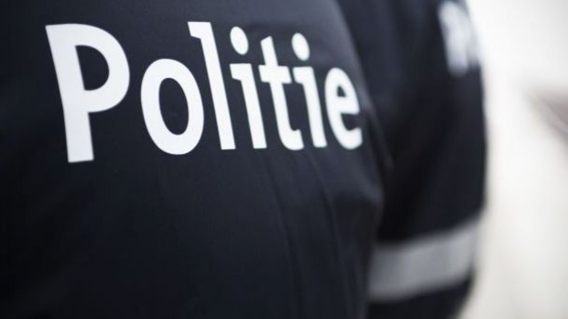 Un agent de la police locale de Bruxelles a été condamné mardi à une peine de six mois de prison avec sursis pour utilisation abusive de la violence lors d'une arrestation (illustration).