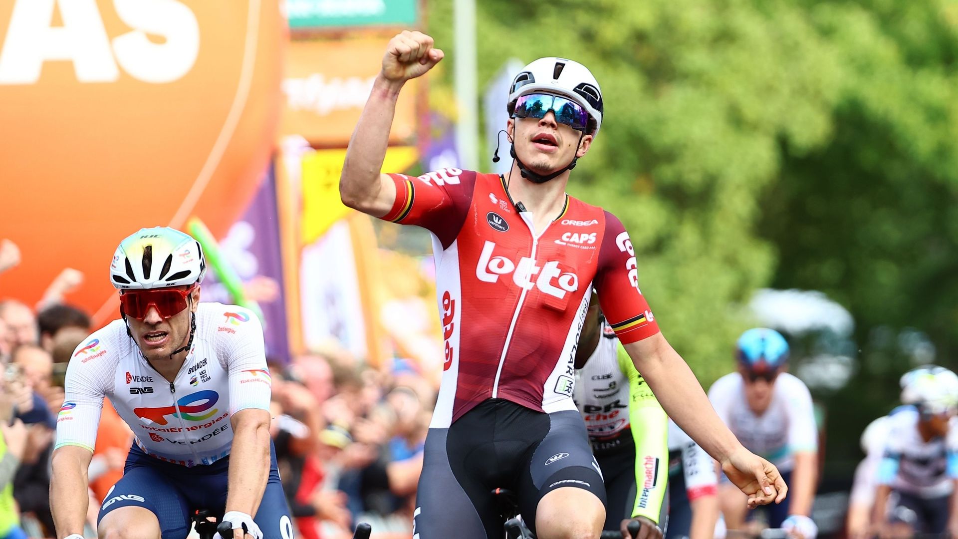 GP Wallonie – Arnaud De Lie s’impose après un sprint puissant et interminable