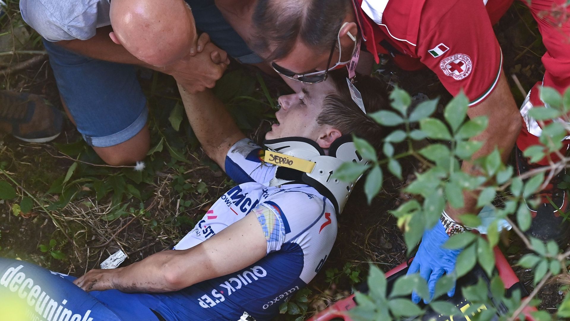 Remco Evenepoel après sa chute au Tour de Lombardie.