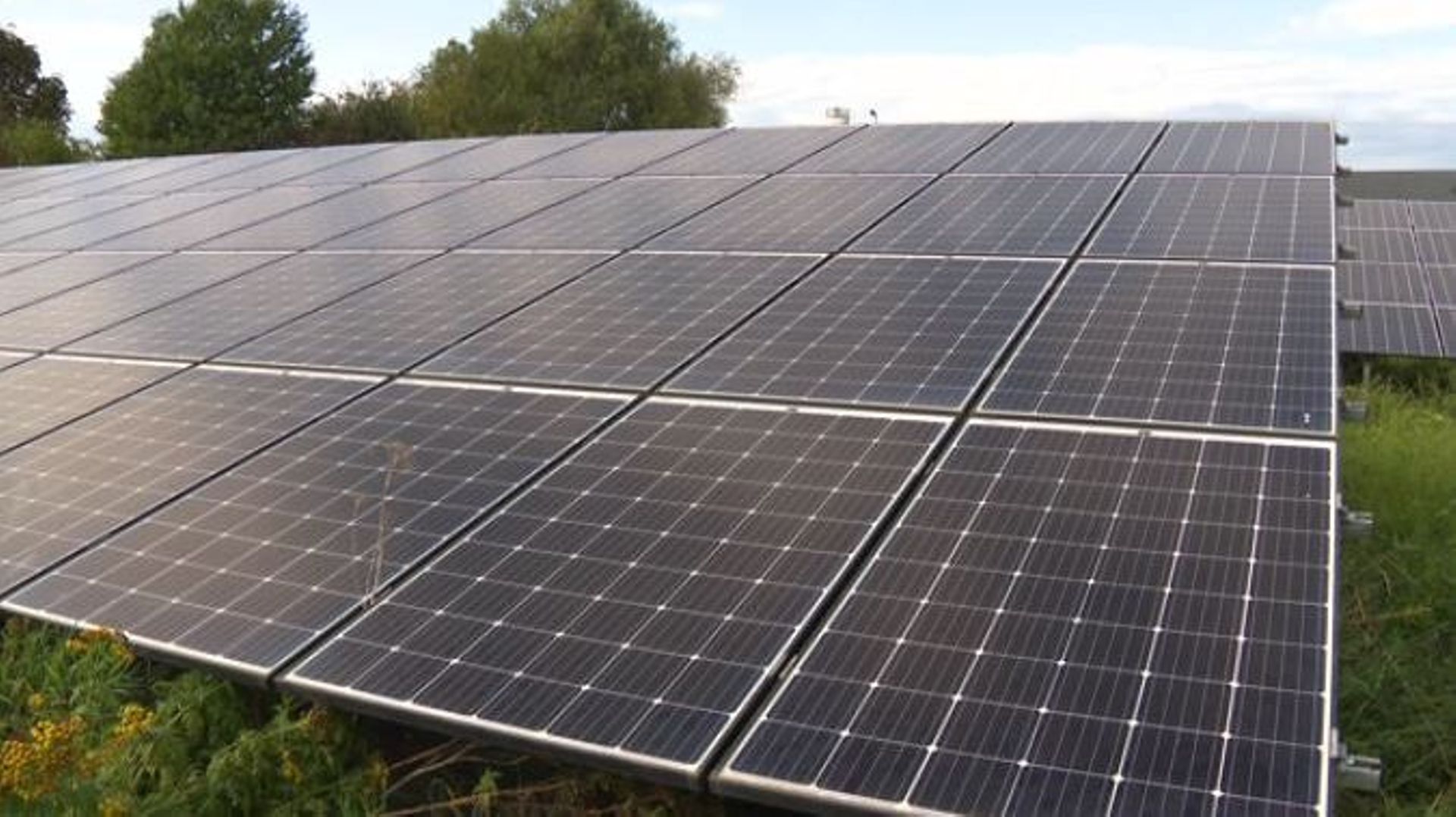 Des panneaux photovoltaïques ont été placés, afin de réduire les coûts en énergie.