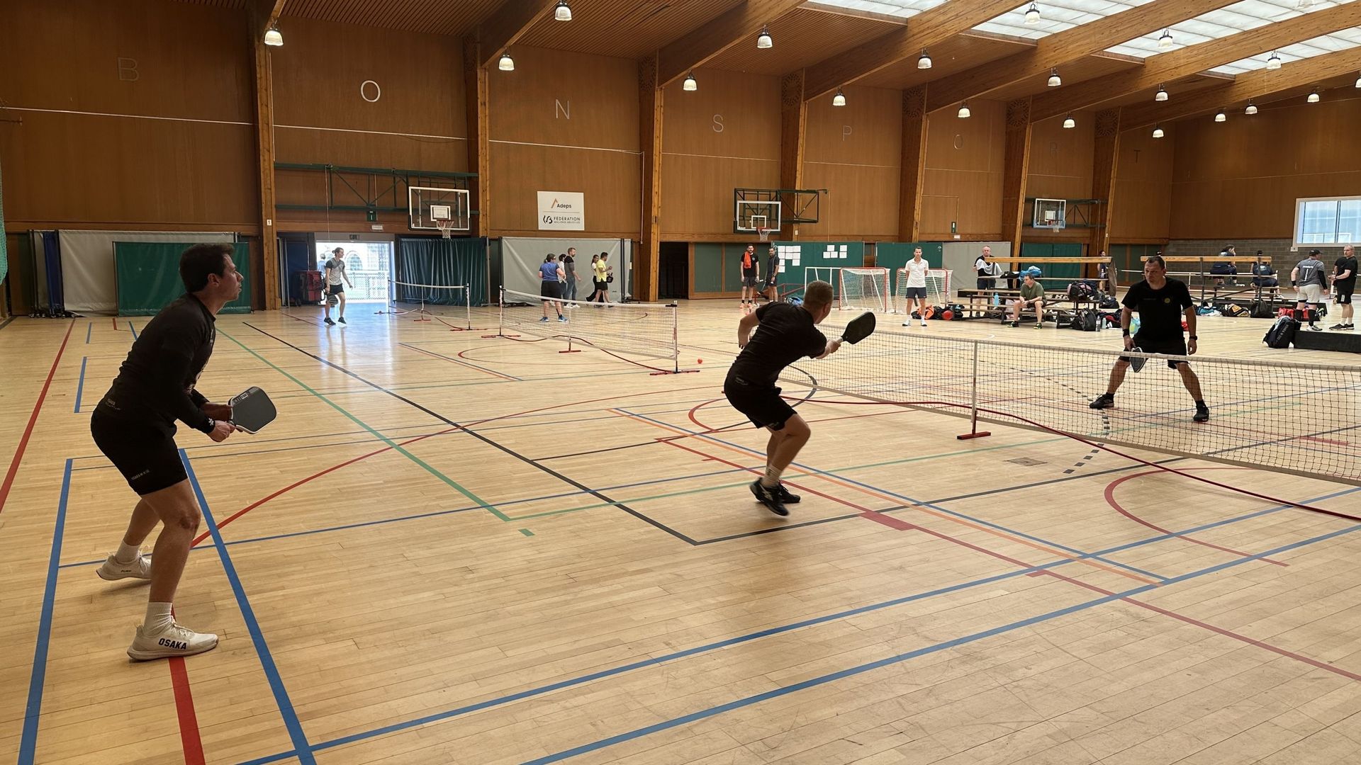 Pickleball : La Nouvelle Févre Sportive Qui Conquiert la Belgique !