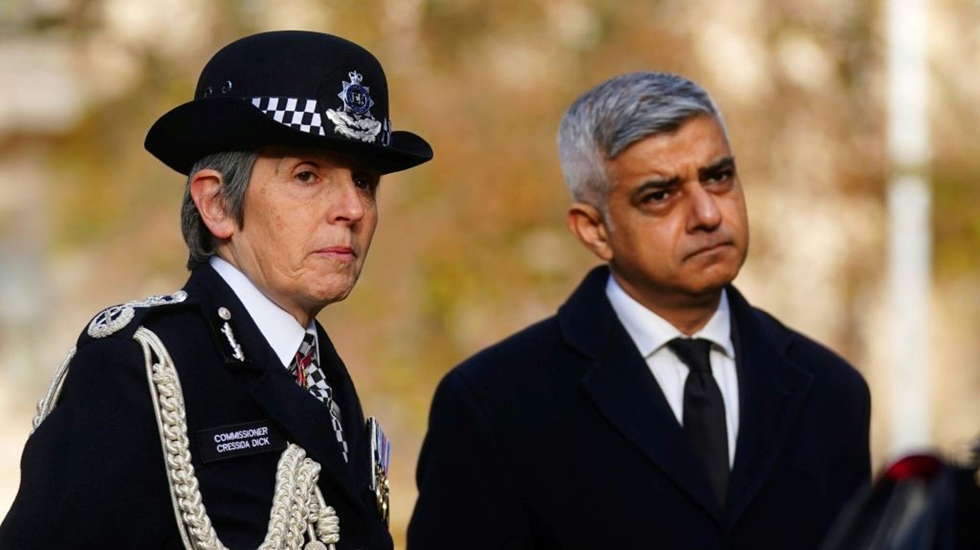 La cheffe de la police de Londres Cressida Dick (g) et le maire de la ville Sadiq Khan le 29 novembre 2021 à Londres