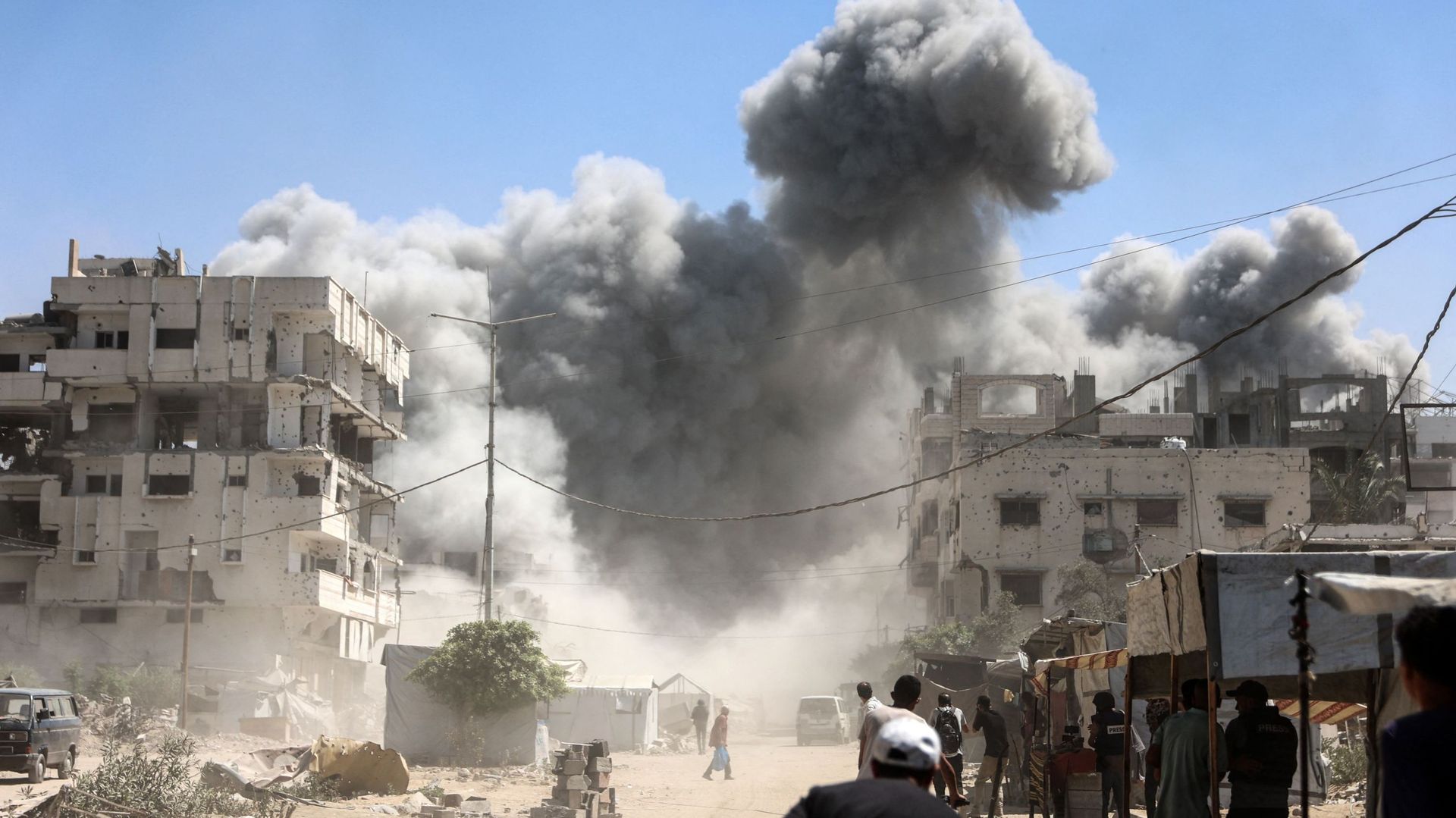 A Gaza, Israël frappe une nouvelle tour d’habitations