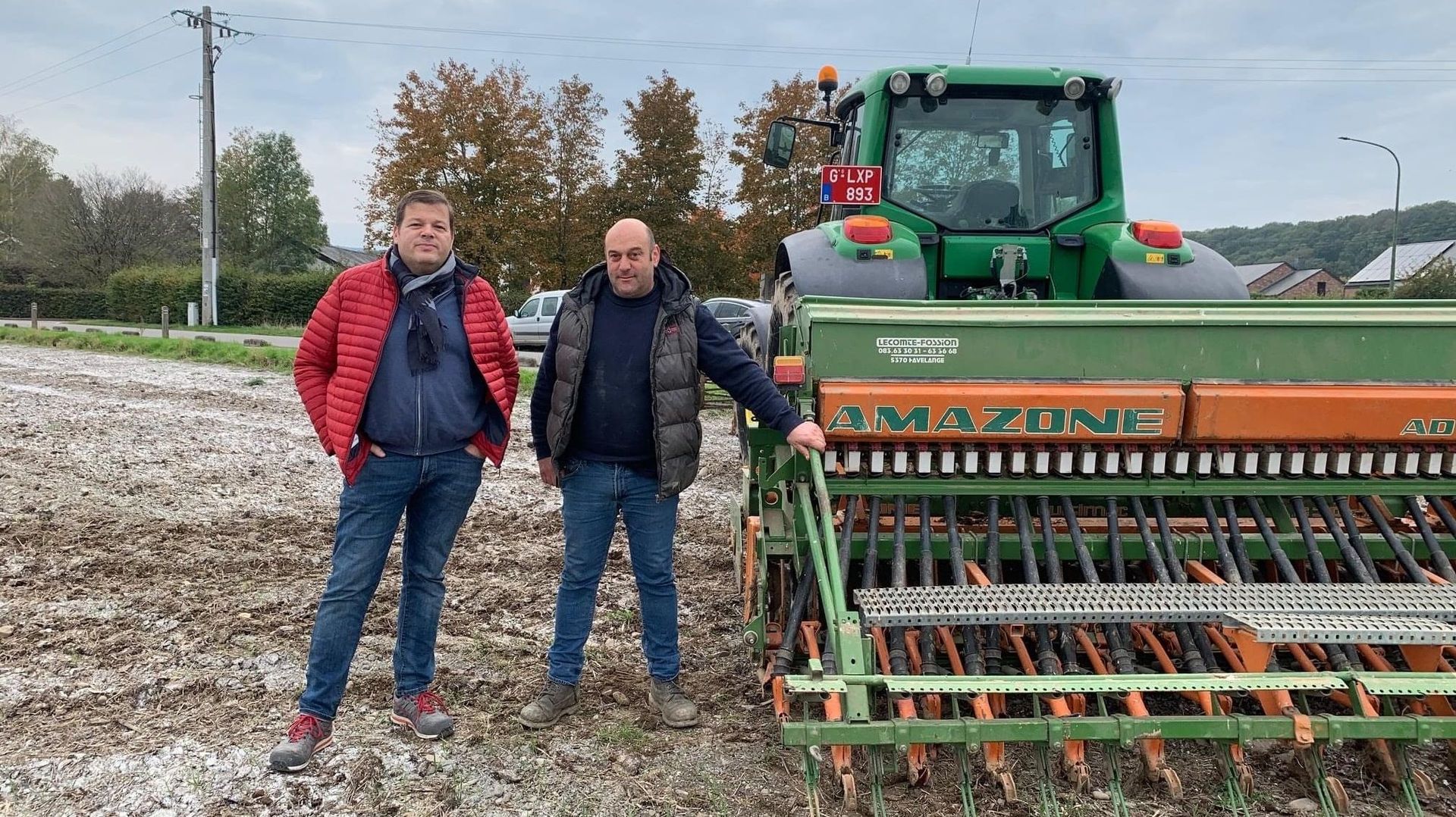 Vincent Demelenne, boulanger et Pascal Gillet agriculteur dans une démarché blé durable