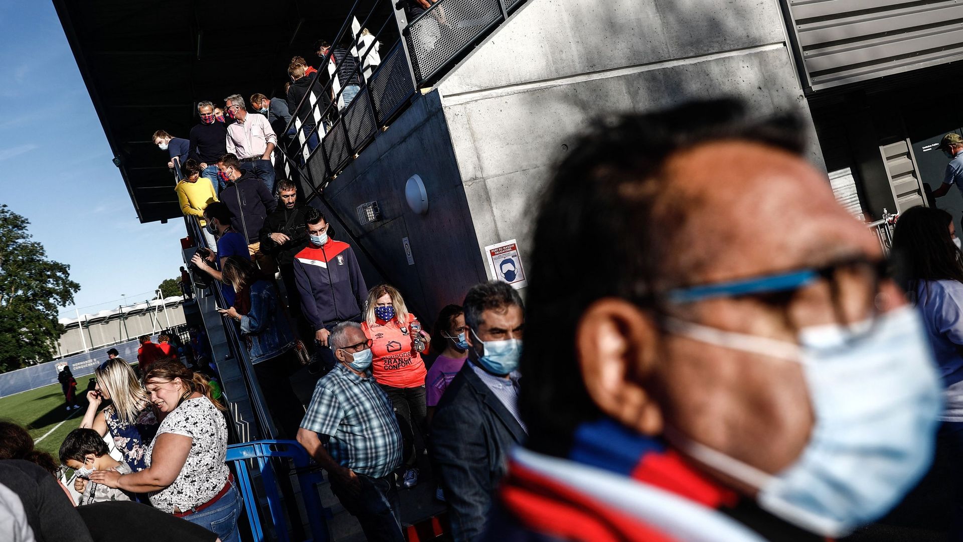 Pour ou contre un retour du public dans les stades de foot en Belgique?