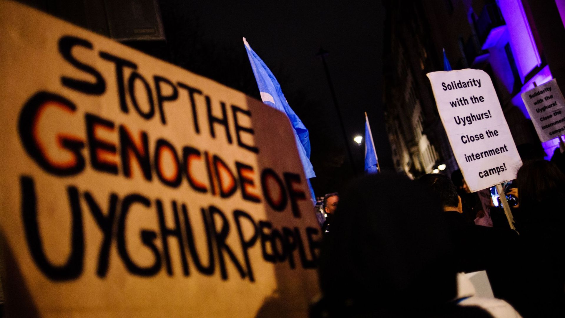 Manifestation contre le génocide des Ouïghours devant l’ambassade de Chine, à Londres.
