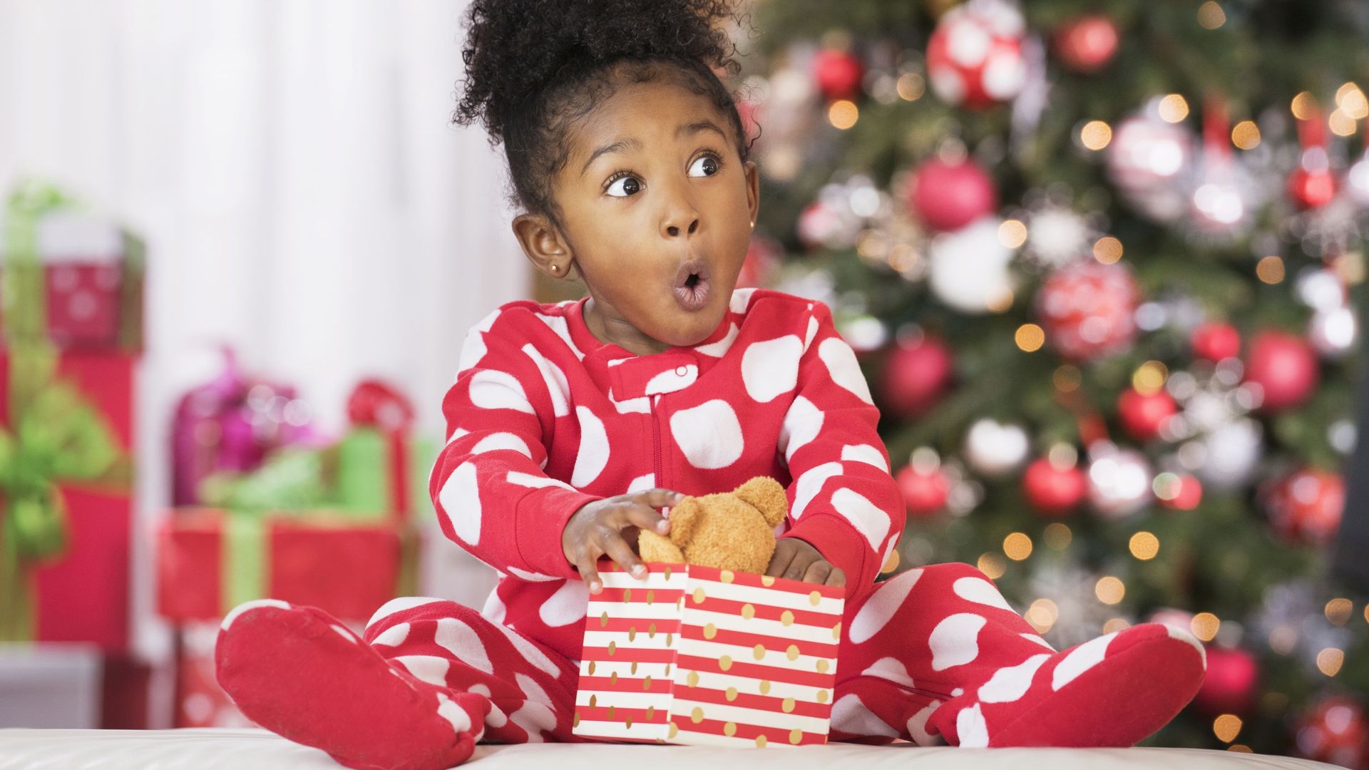 Noël et anniversaire : achète-t-on trop de jouets aux enfants ? 