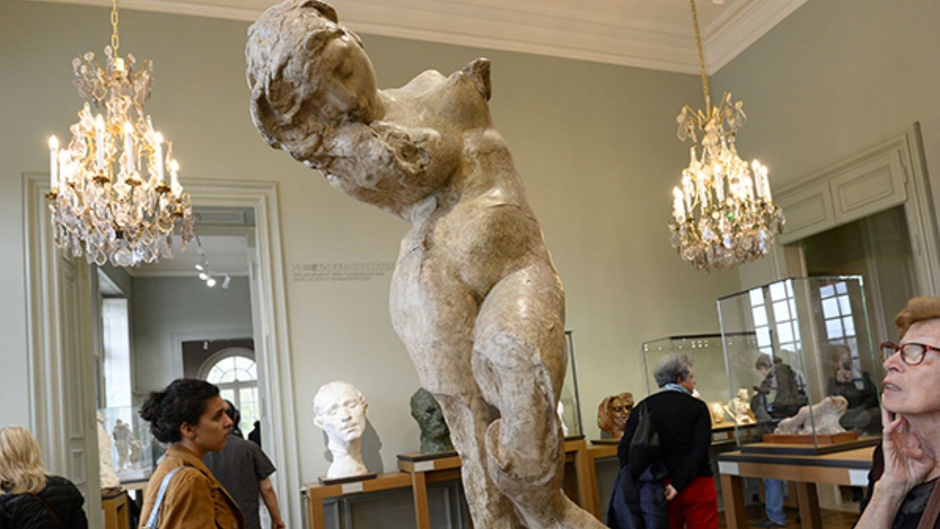 Des visiteurs au musée Rodin, à Paris