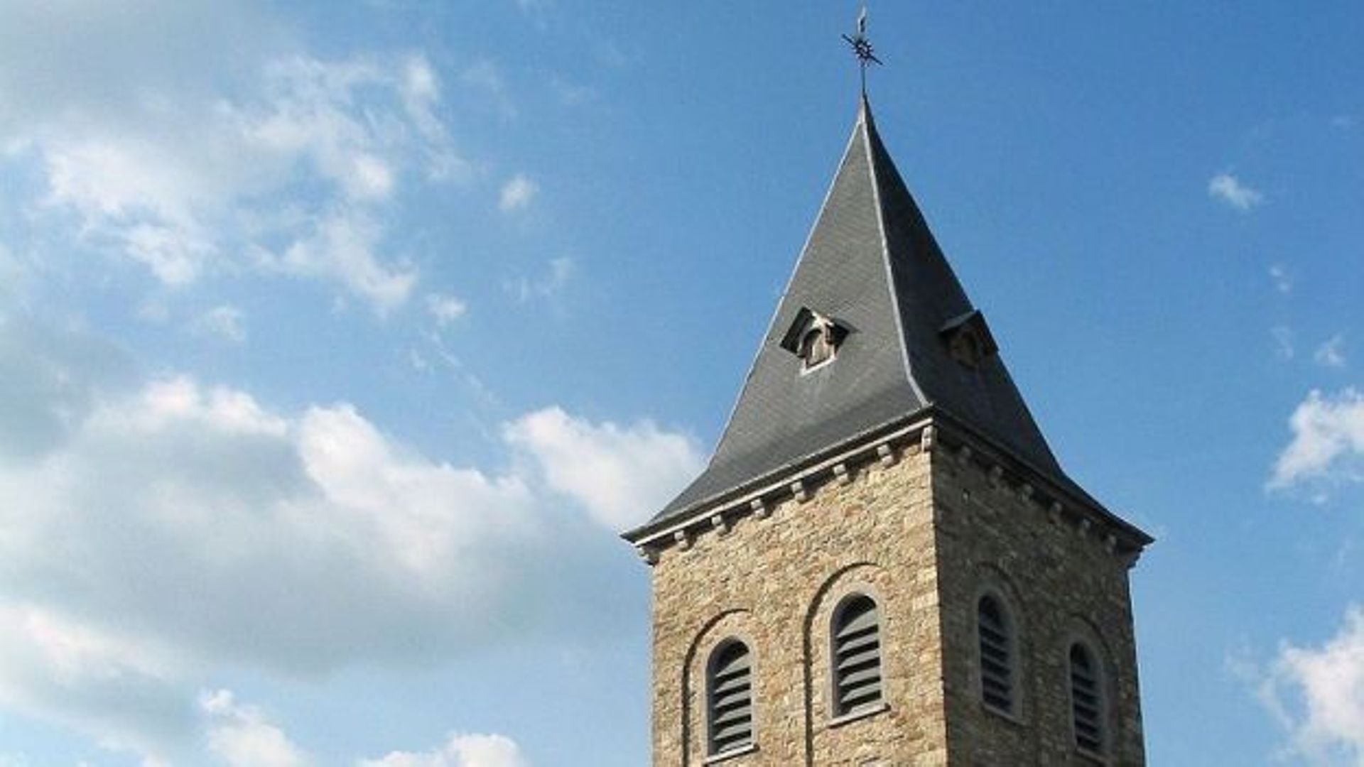 Ville-du-Bois (Belgique), l’église Saint-Donat.