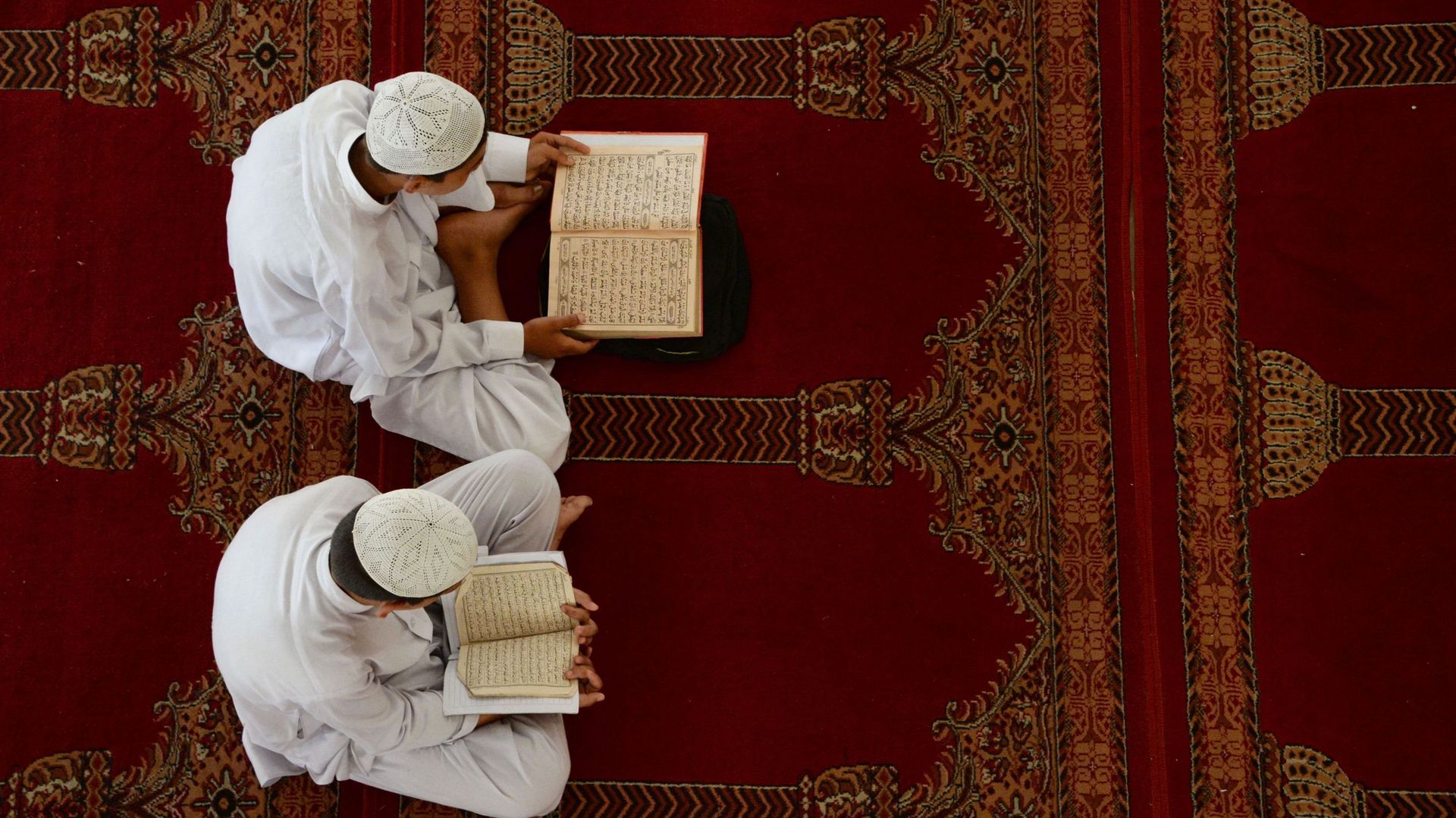 Paris: lieux de prière musulmans fermés pour prêches radicaux et apologie du terrorisme