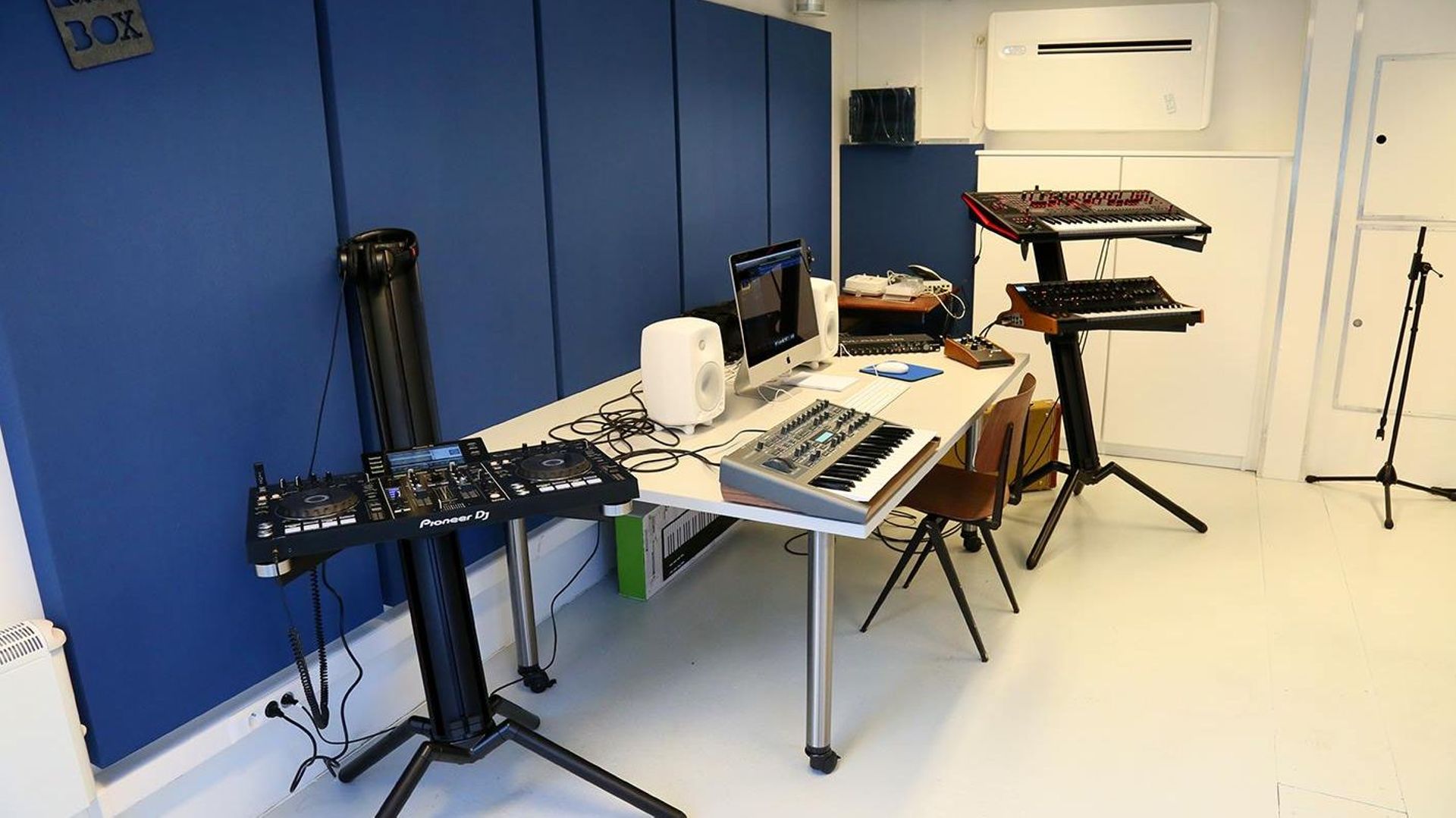 Waremme: la Province de Liège inaugure un laboratoire mobile pour s'initier aux outils numériques