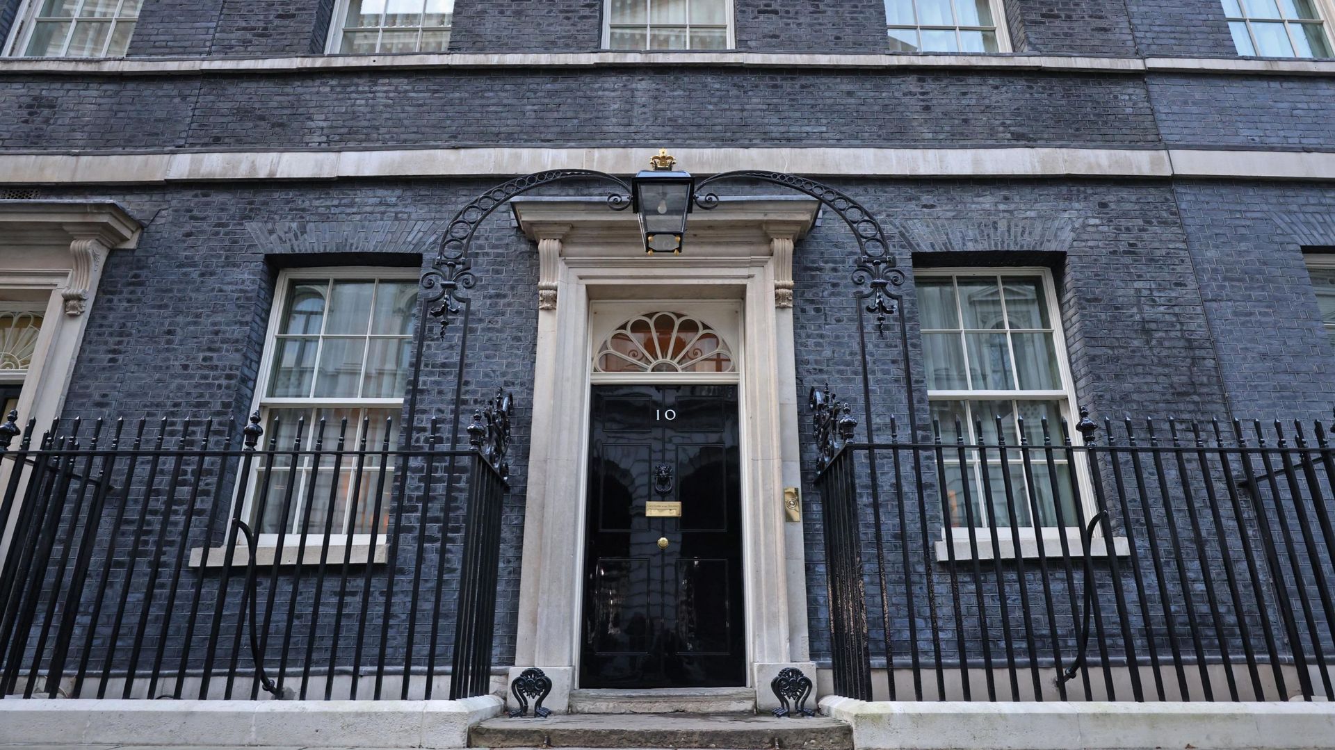 Downing Street est la résidence officielle du Premier ministre britannique, Boris Johnson.
