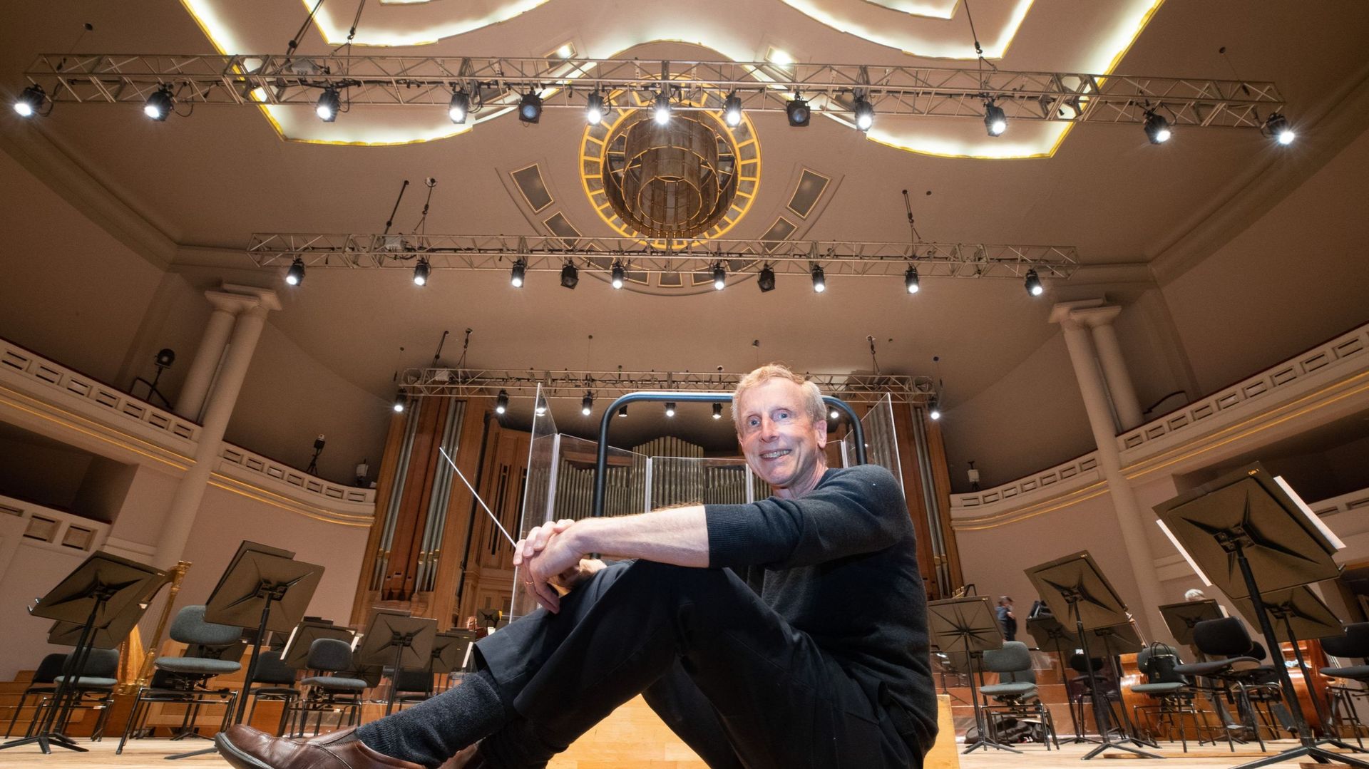 Hugh Wolff, chef permanent du Belgian National Orchestra jusqu’à la saison 2022-2023