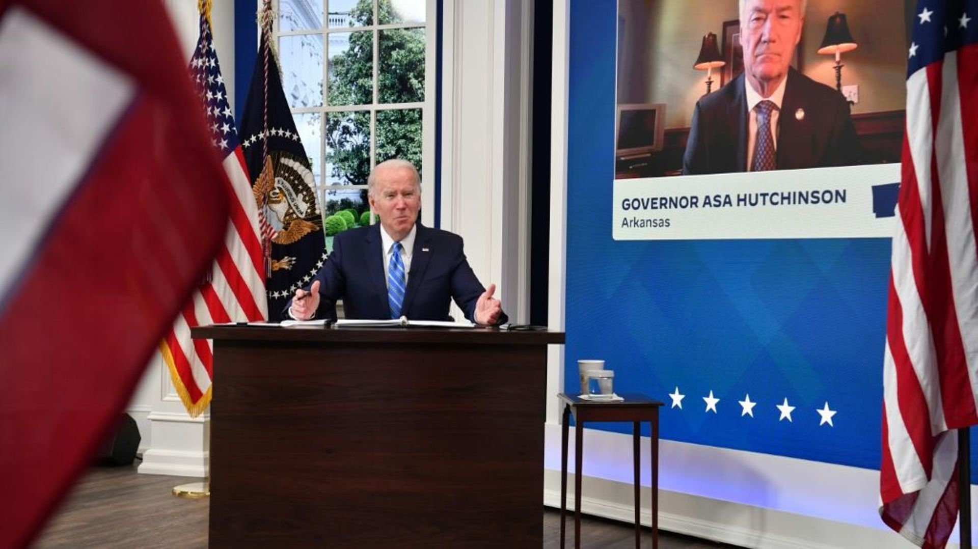 Joe Biden rencontre par visioconférence des gouverneurs le 27 décembre 2021 à Washington
