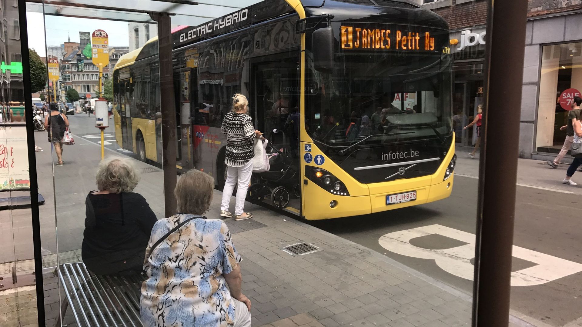 Un des onze bus hybrides circulant à Namur depuis quelques mois